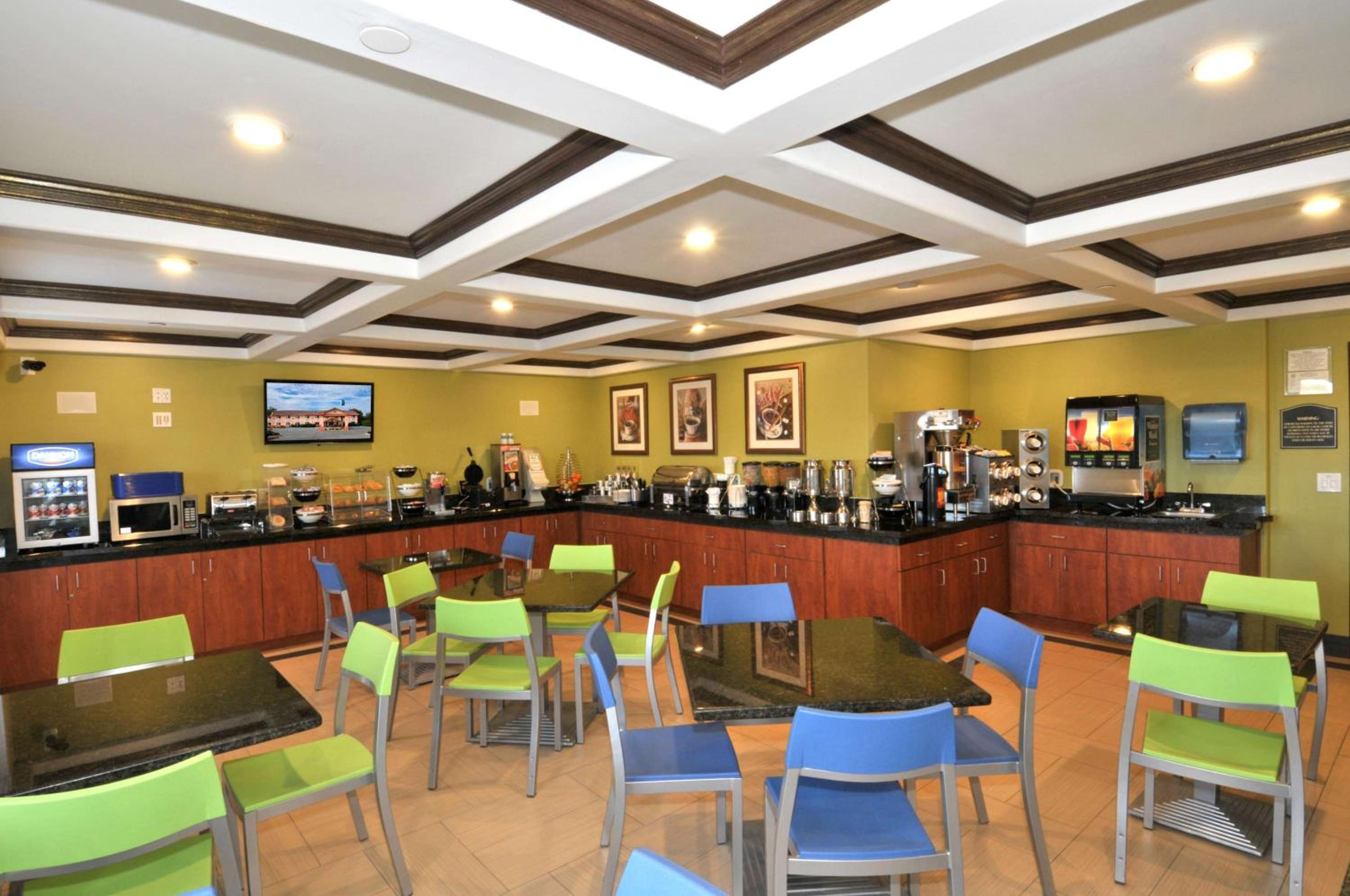 Red Bluff Vacations - Best Western Antelope Inn  Suites - Property Image 2