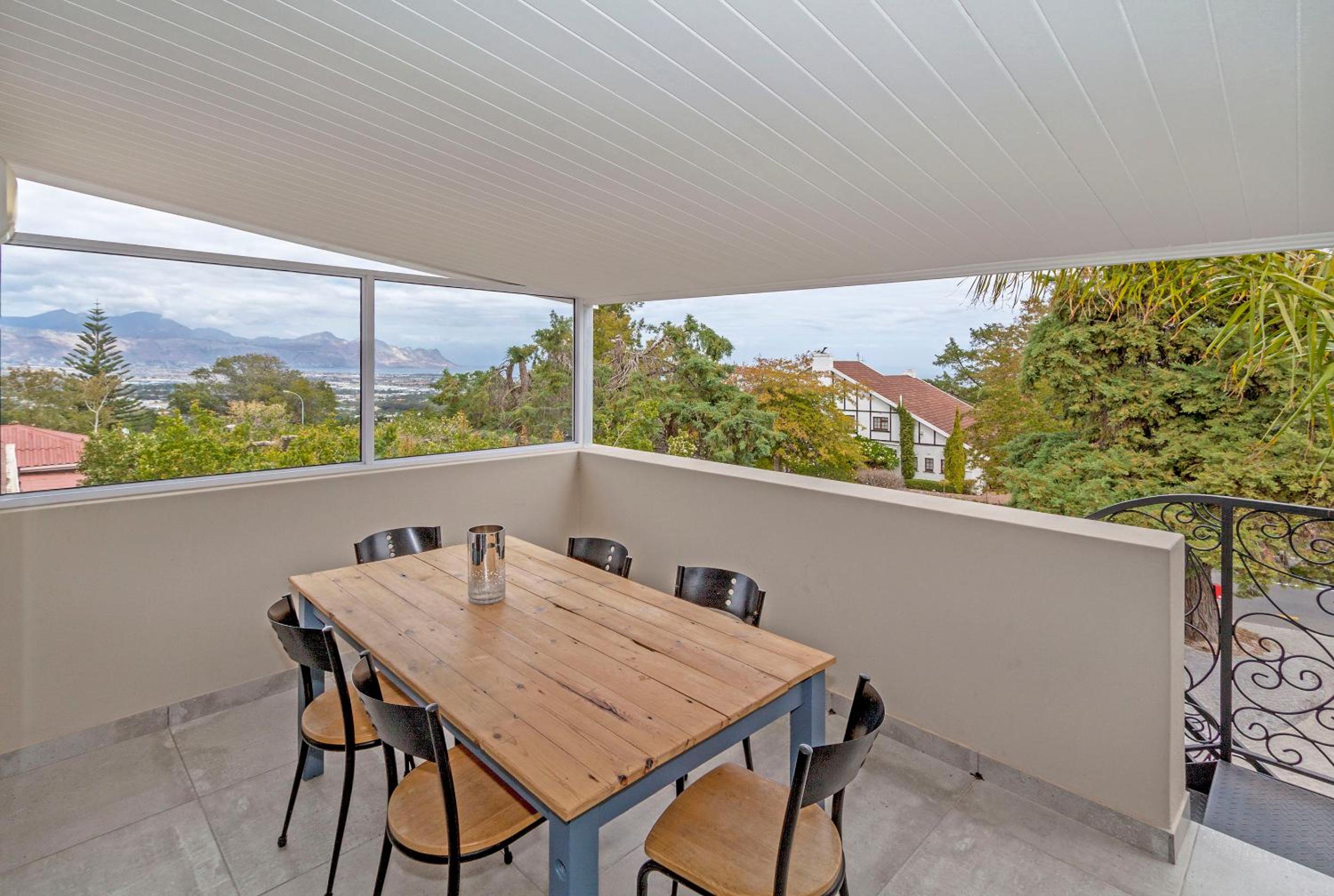 Irene Avenue Apartment with sea views view 5