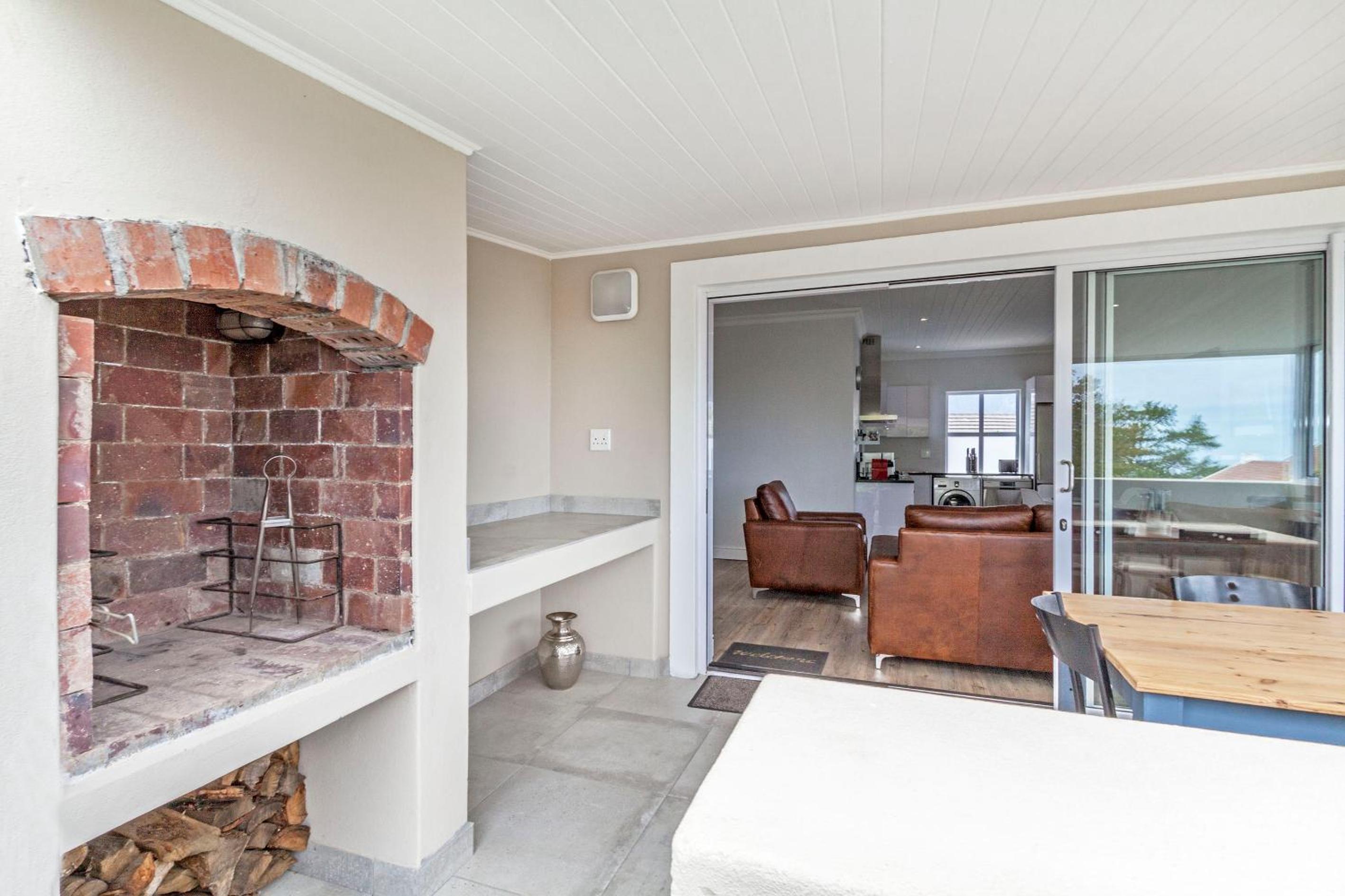 Irene Avenue Apartment with sea views view 4
