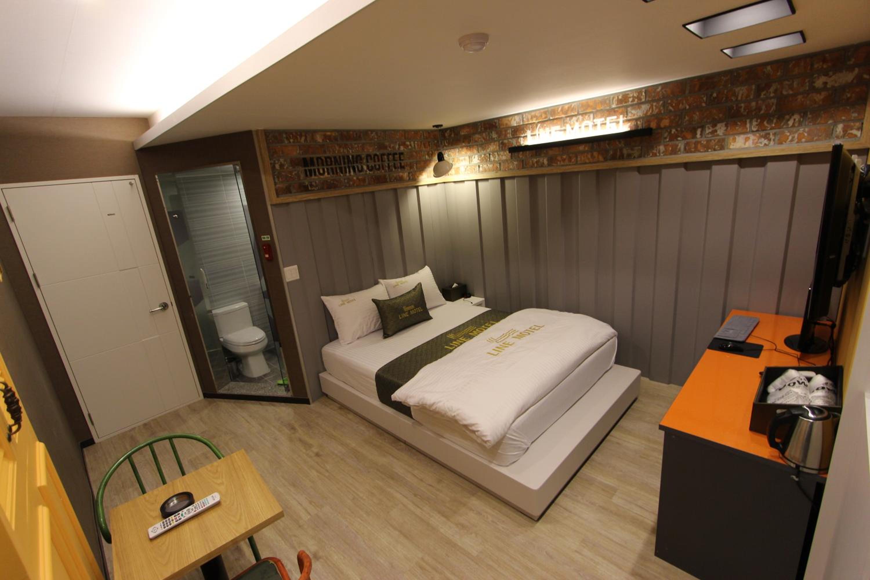Line Motel