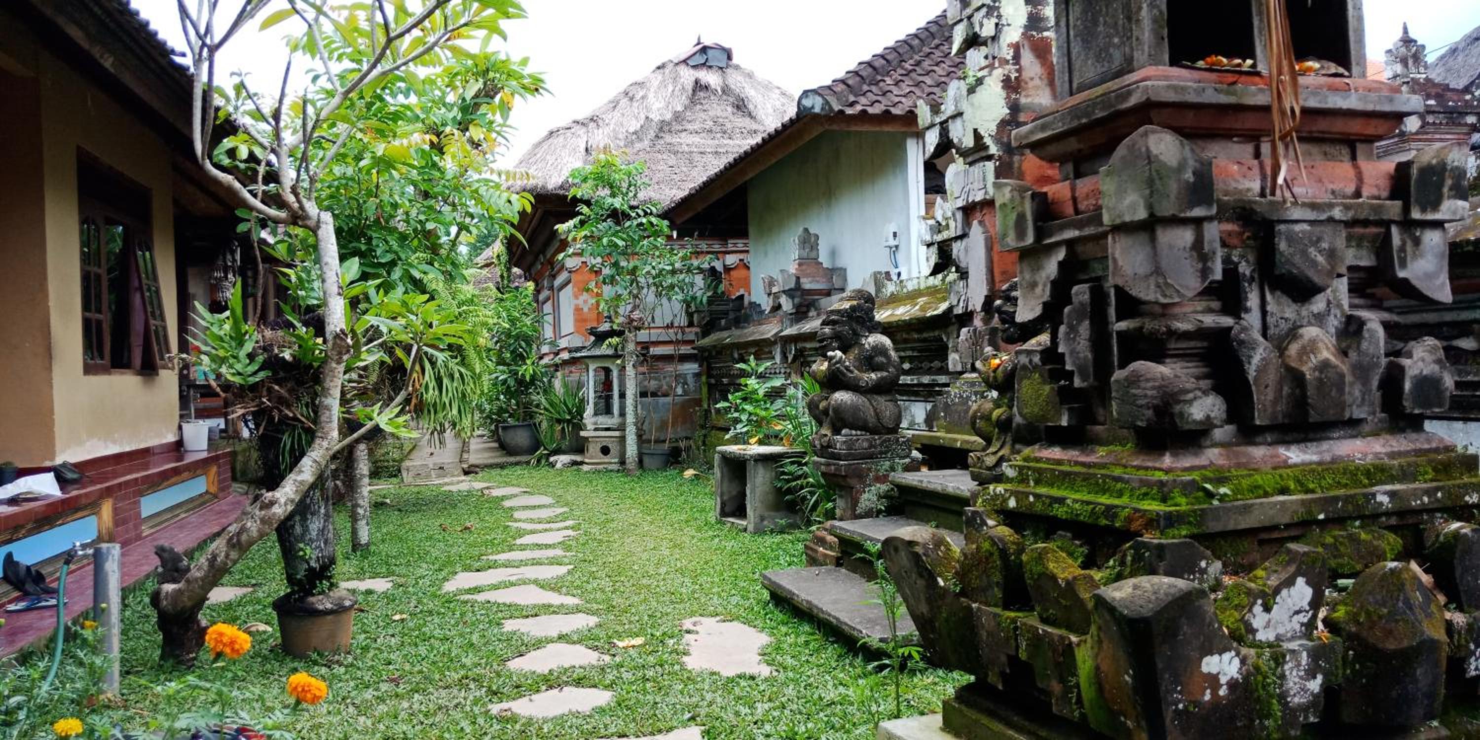 Umah Pekak
