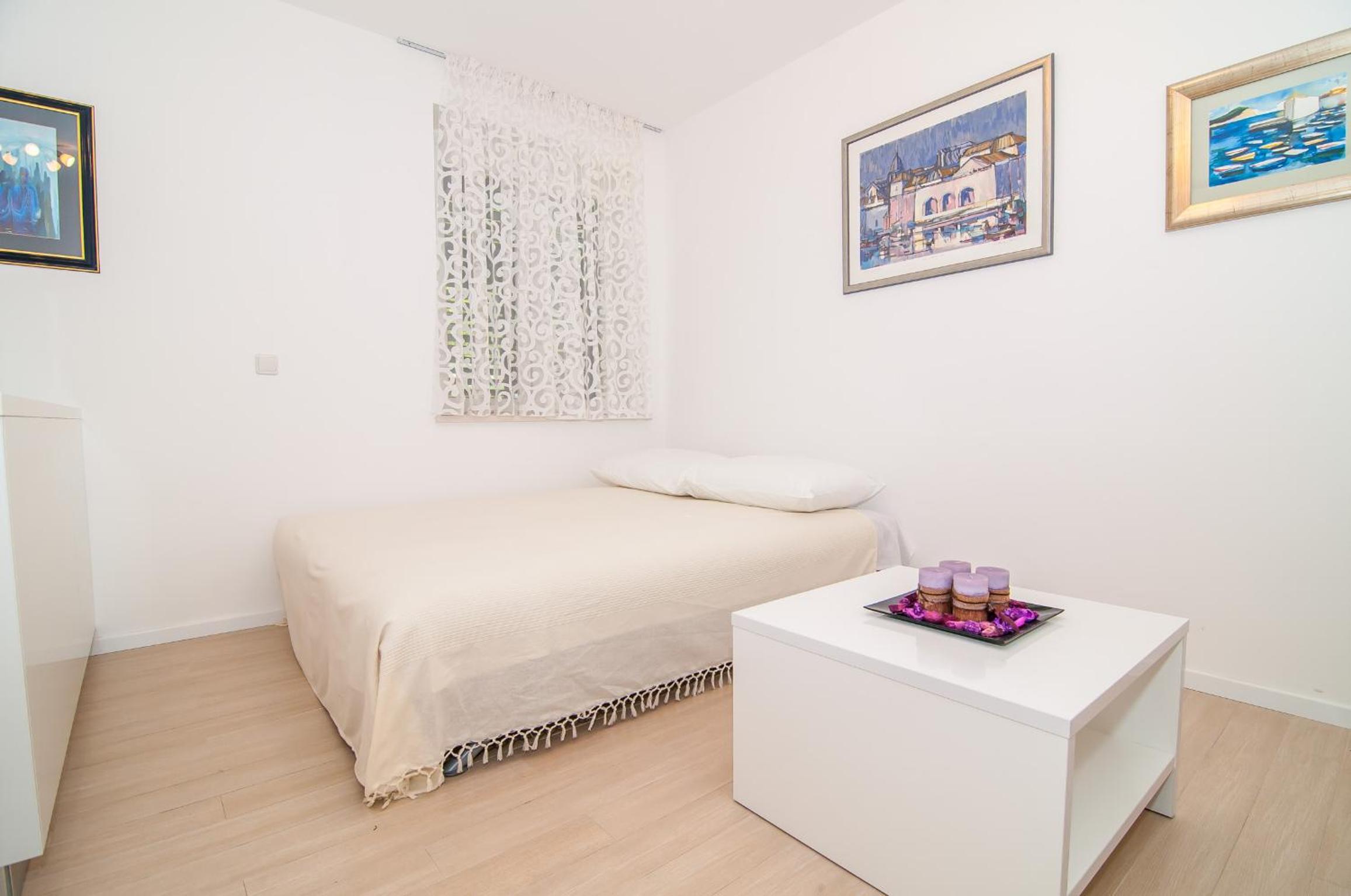 Avenue Apartment
