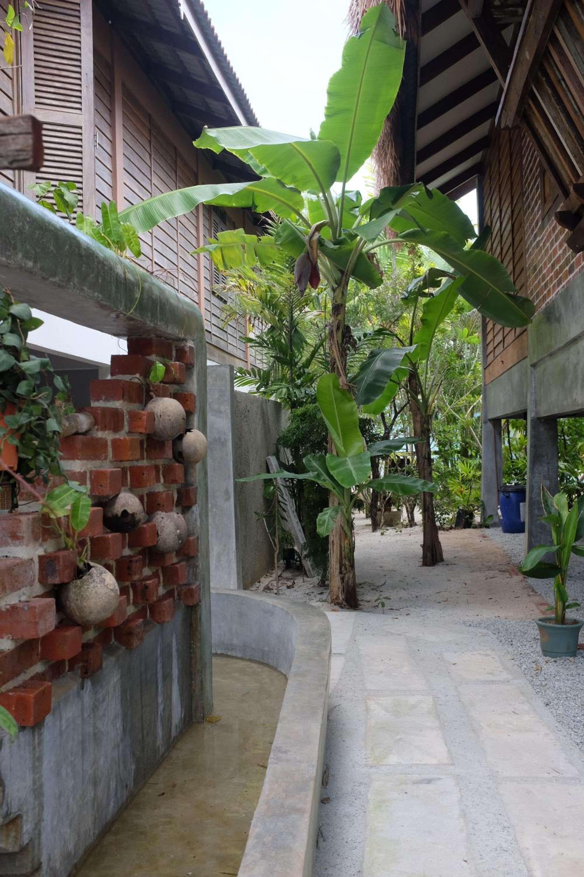 Panji Panji Tropical Wooden Home