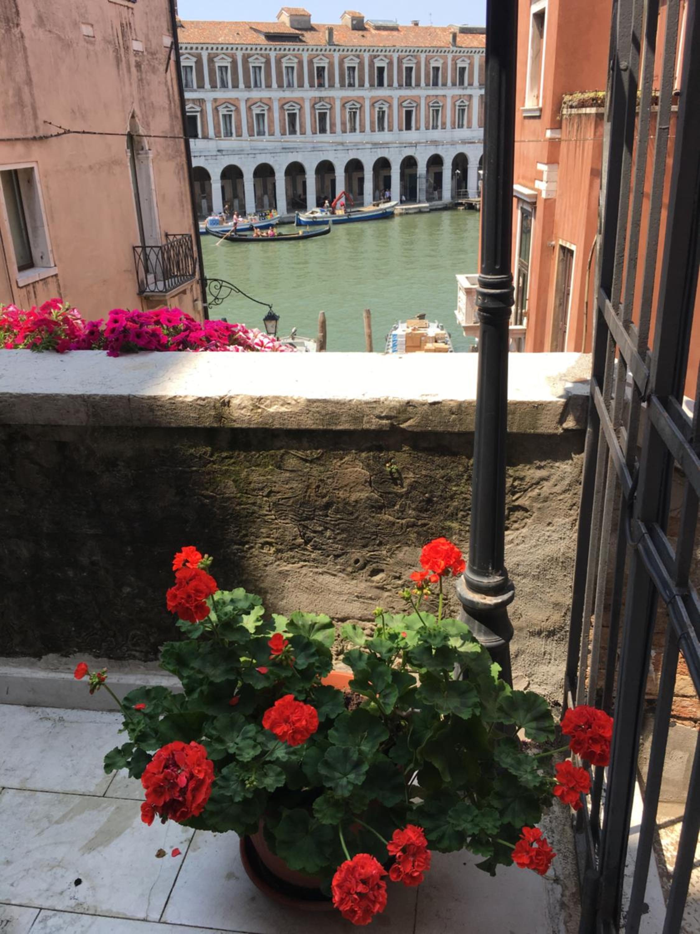 Palazzo Lion Morosini - Check in presso Locanda Ai Santi Apostoli