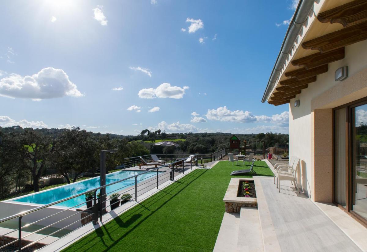 Villa SON BUTXEQUI view 3