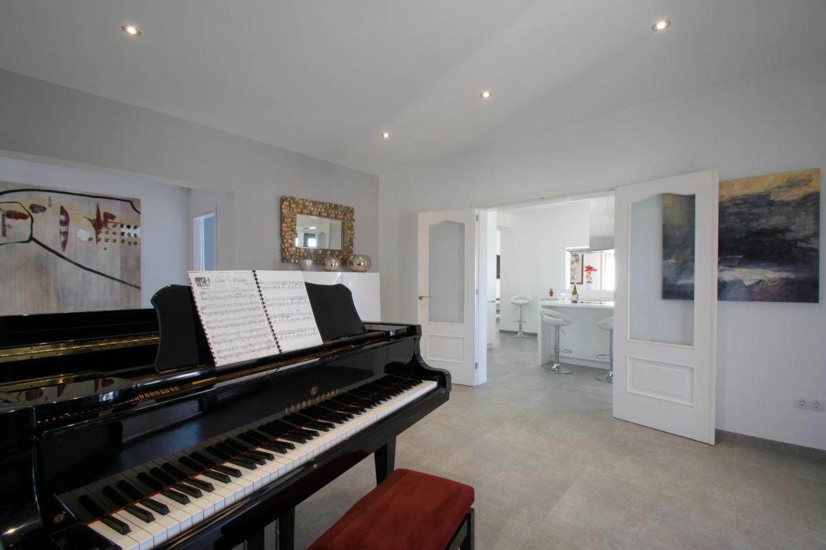 Villa SON BUTXEQUI view 4