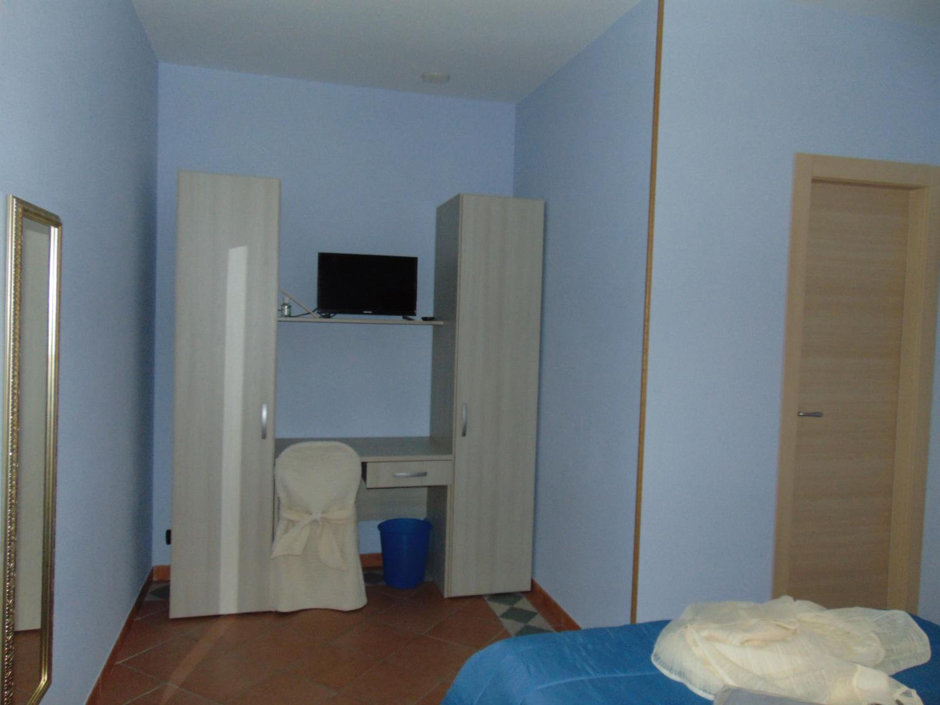 Photo 33