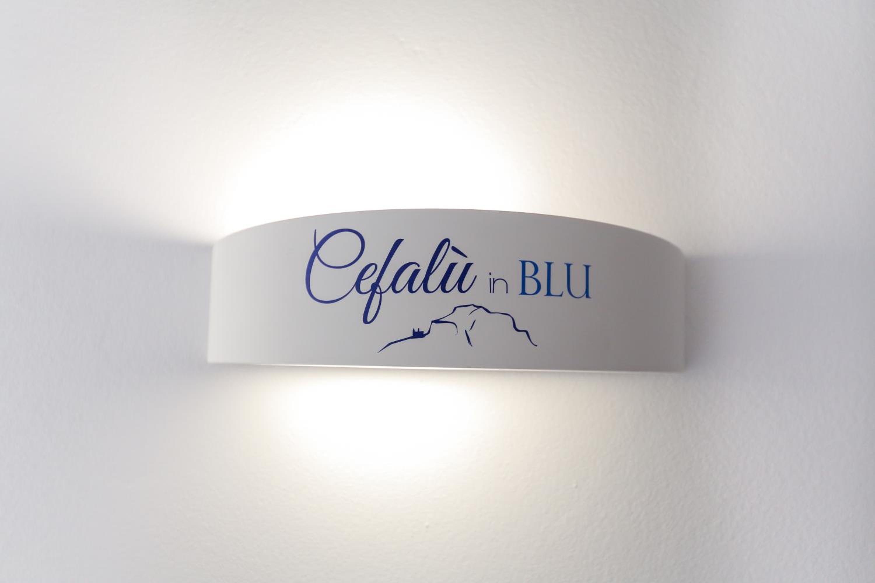 Cefalu in Blu