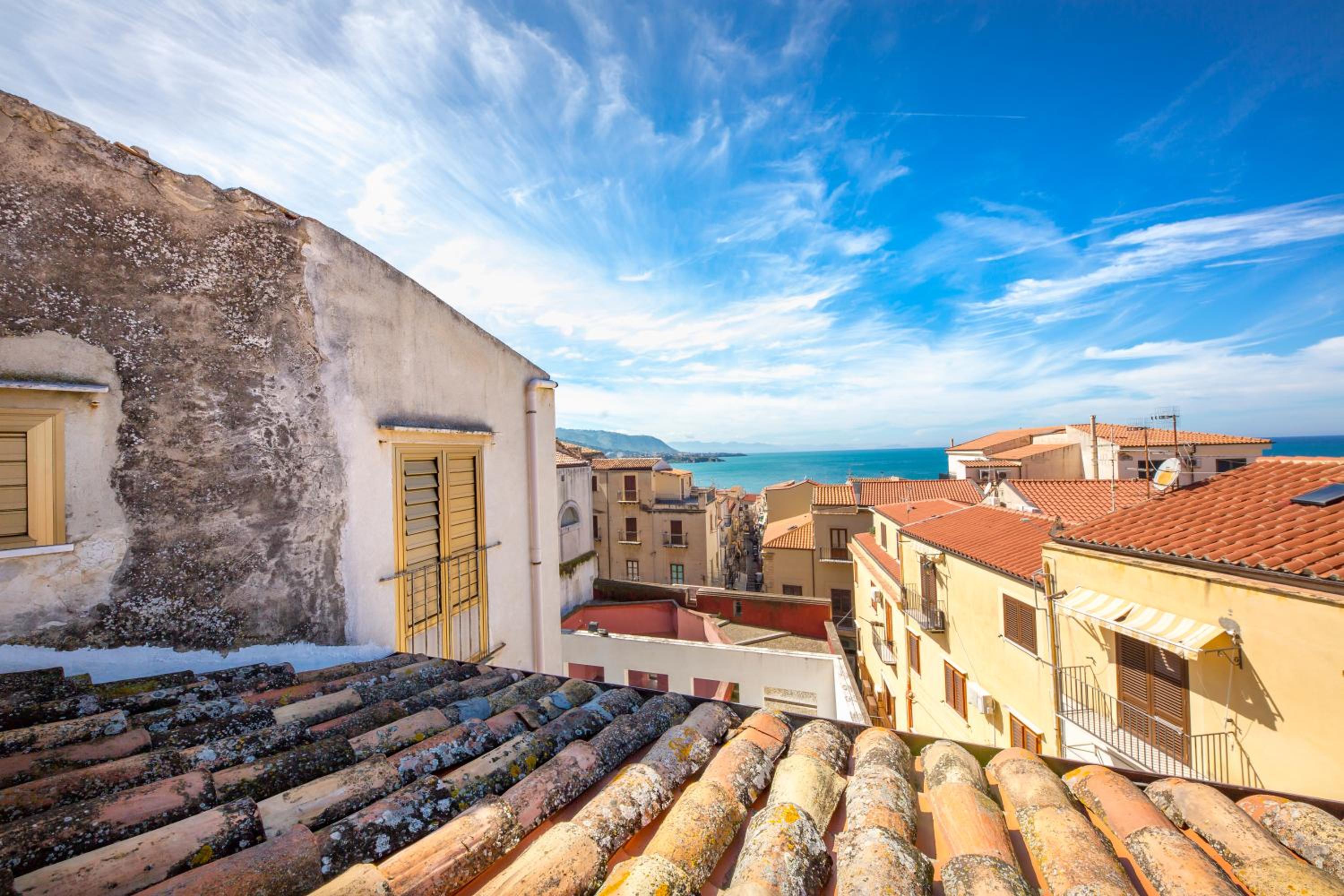 Cefalu in Blu