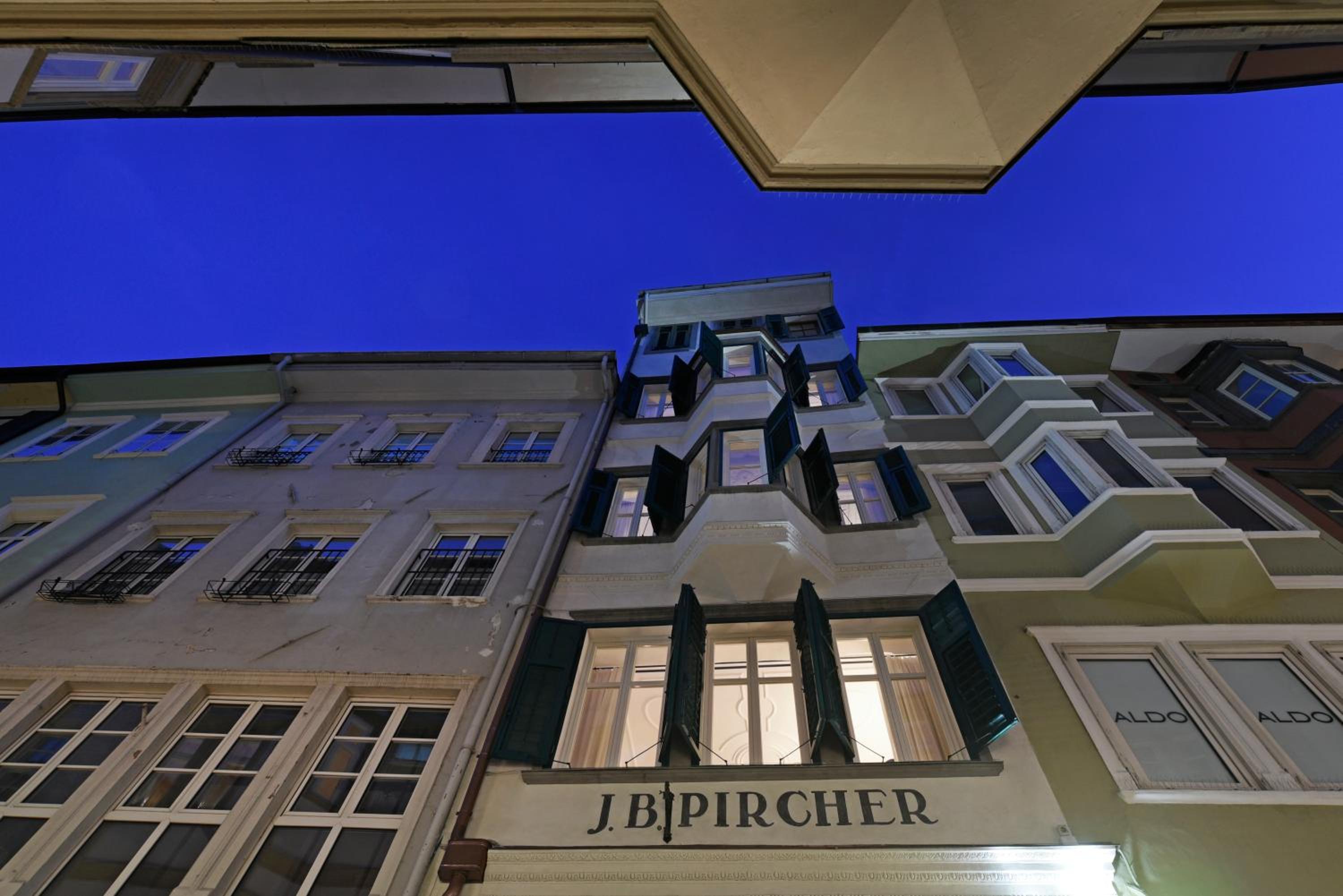 Arcade Apartments view 3