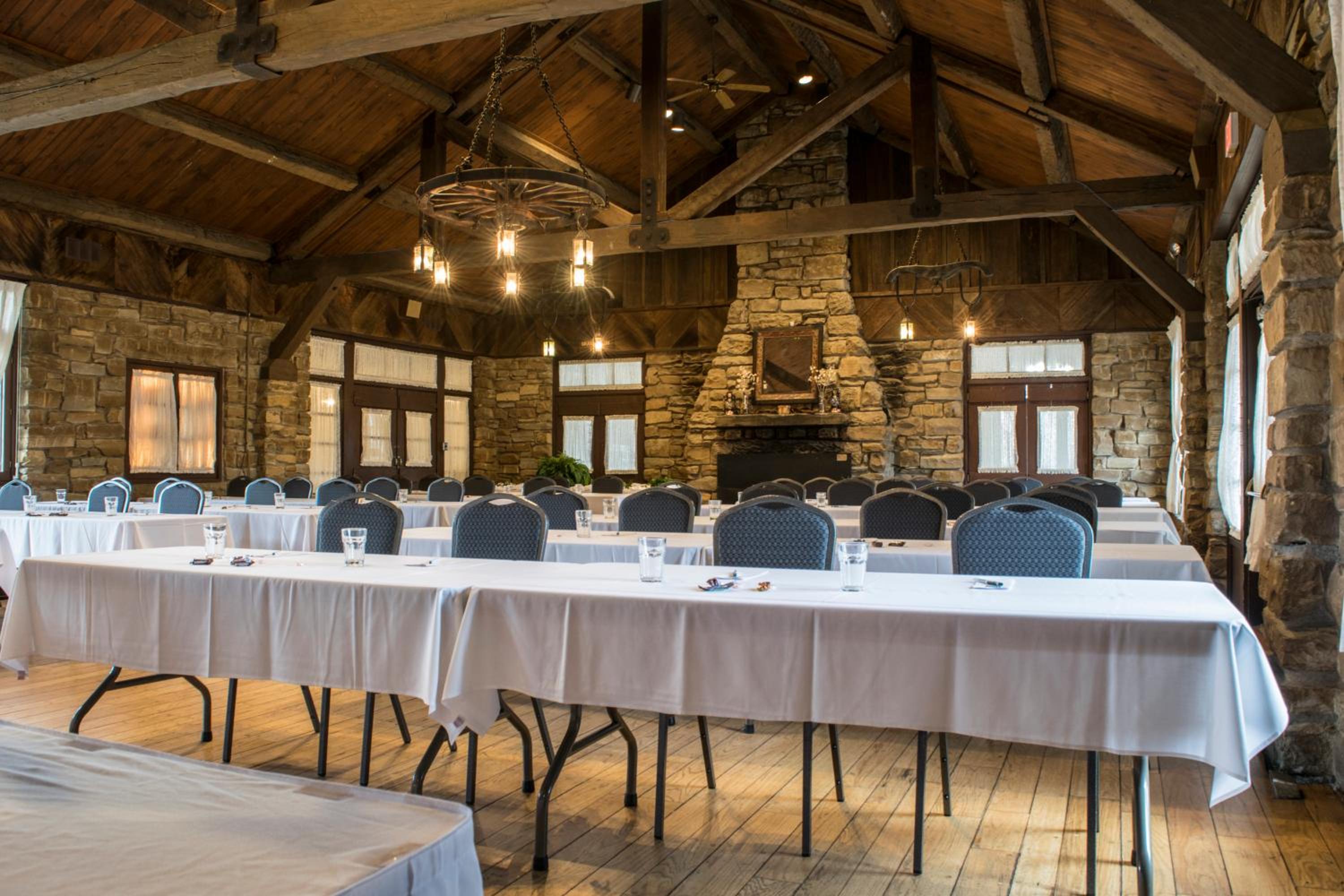 Bloomington Vacations - Abe Martin Lodge  Cabins - Property Image 4