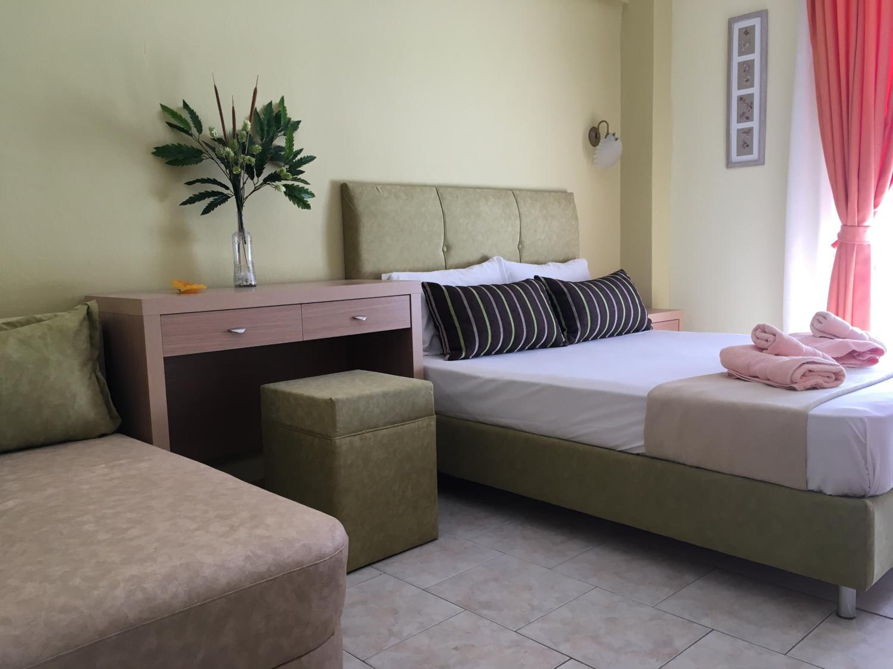 Dionisos Palms Apartments