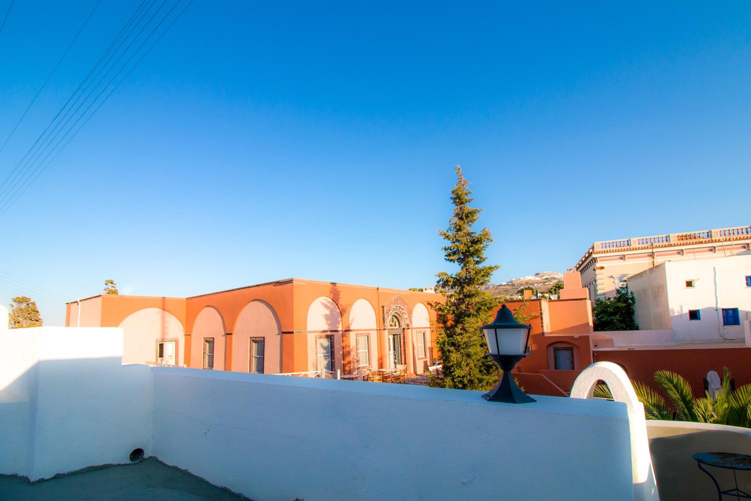Tritiani Traditional Home photo 4