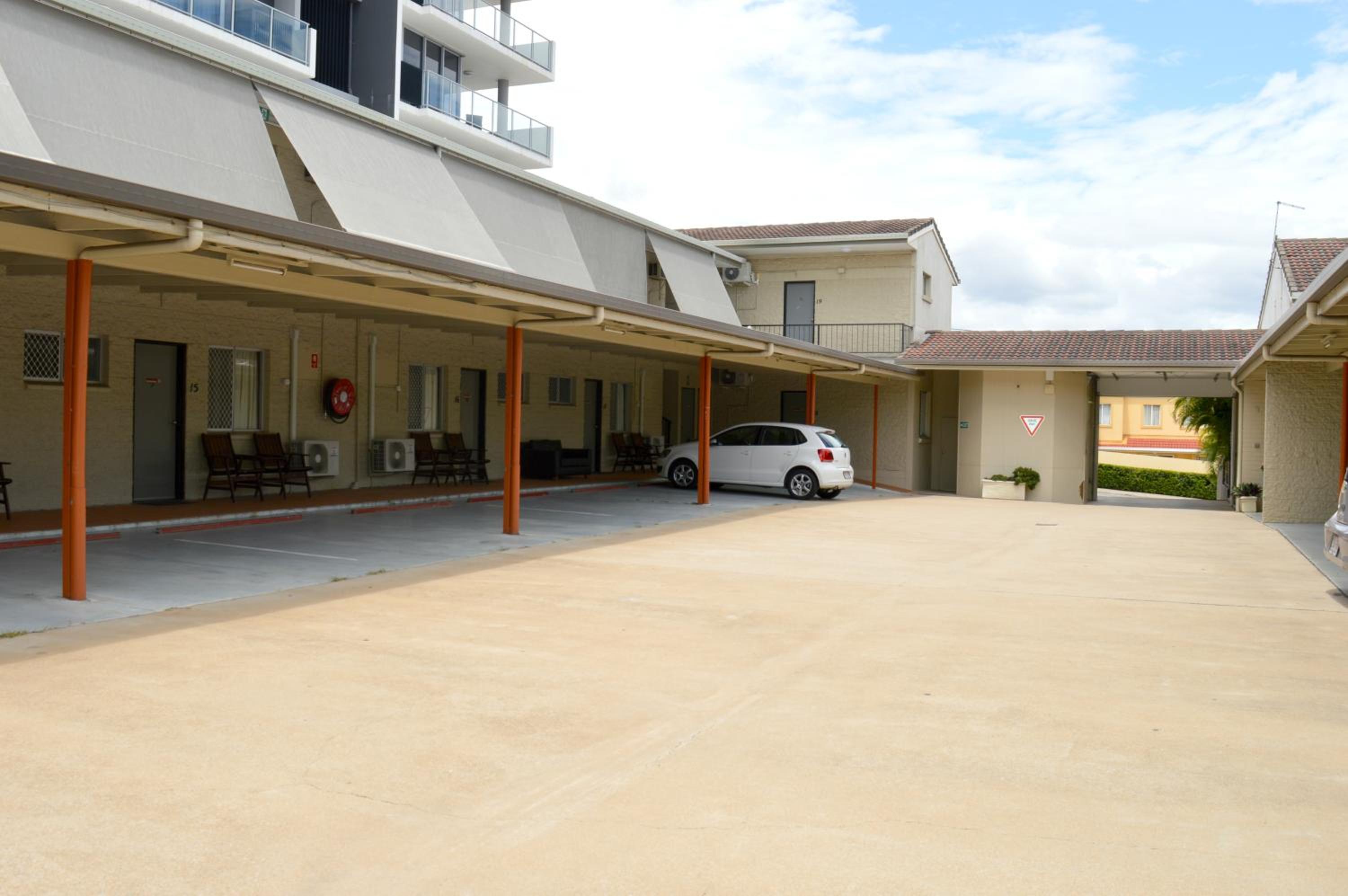 Mid City Motor Inn