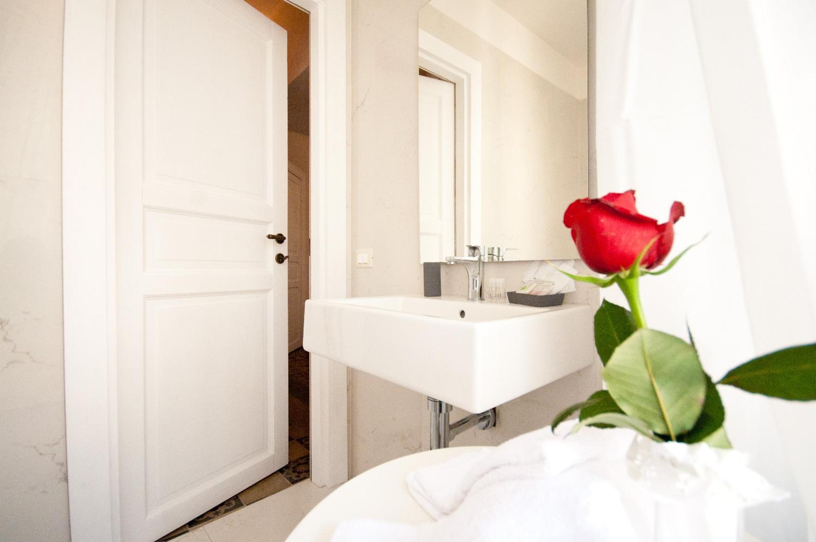 Sveva rooms en Noto — bathroom