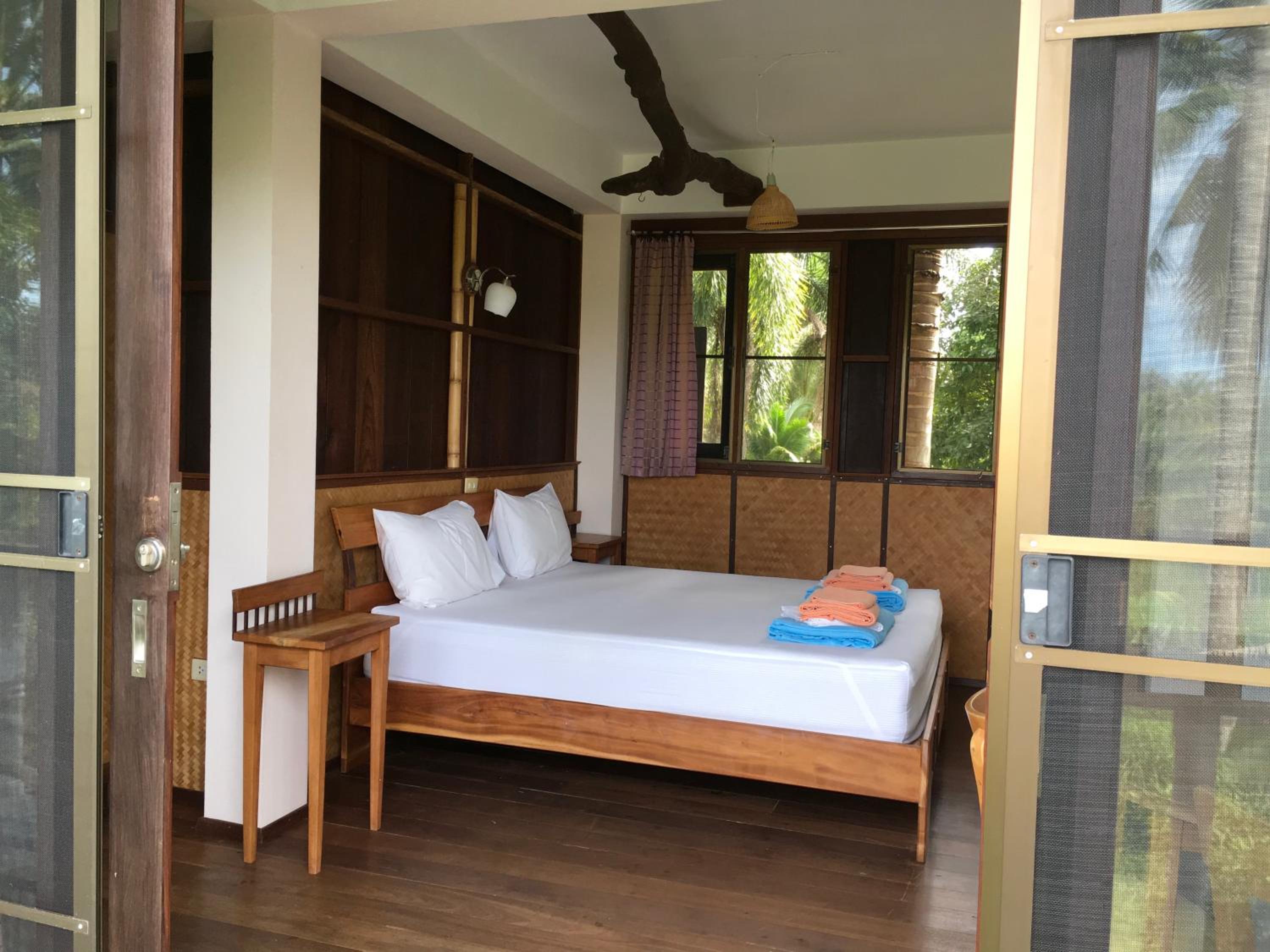 Lake View Bungalows