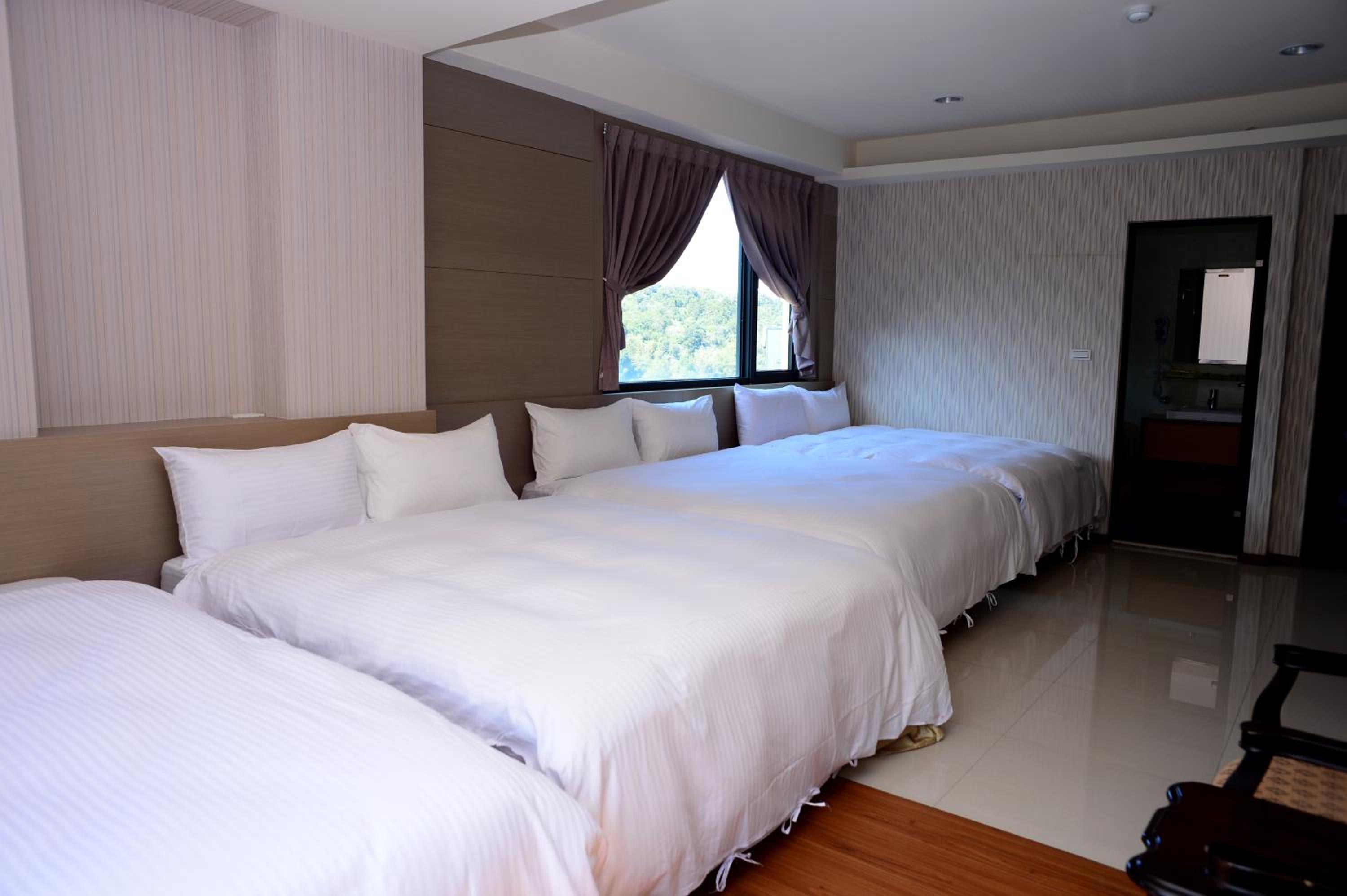 Yi Da Lakeside Hotel