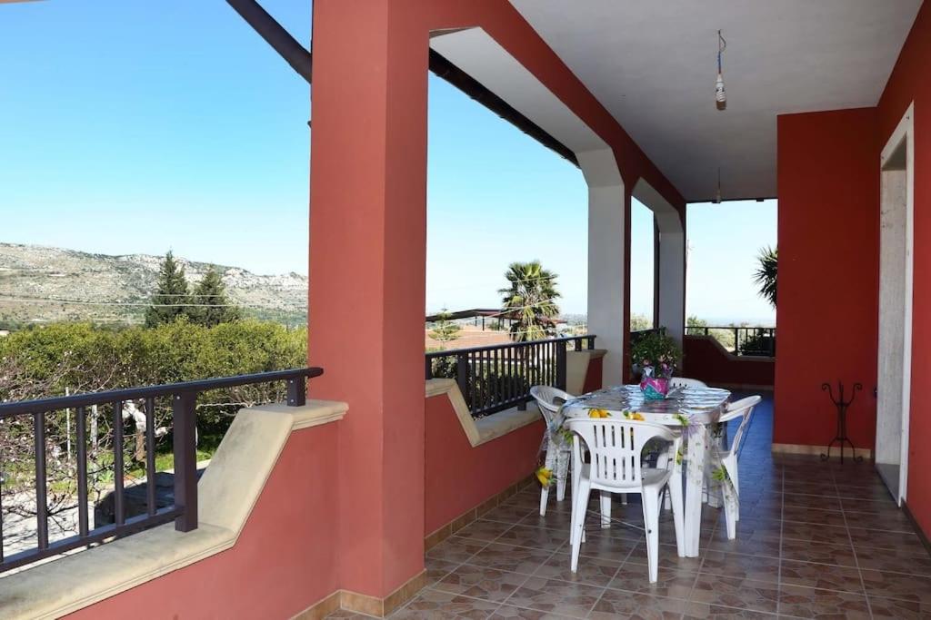 Villa Mandarino view 4