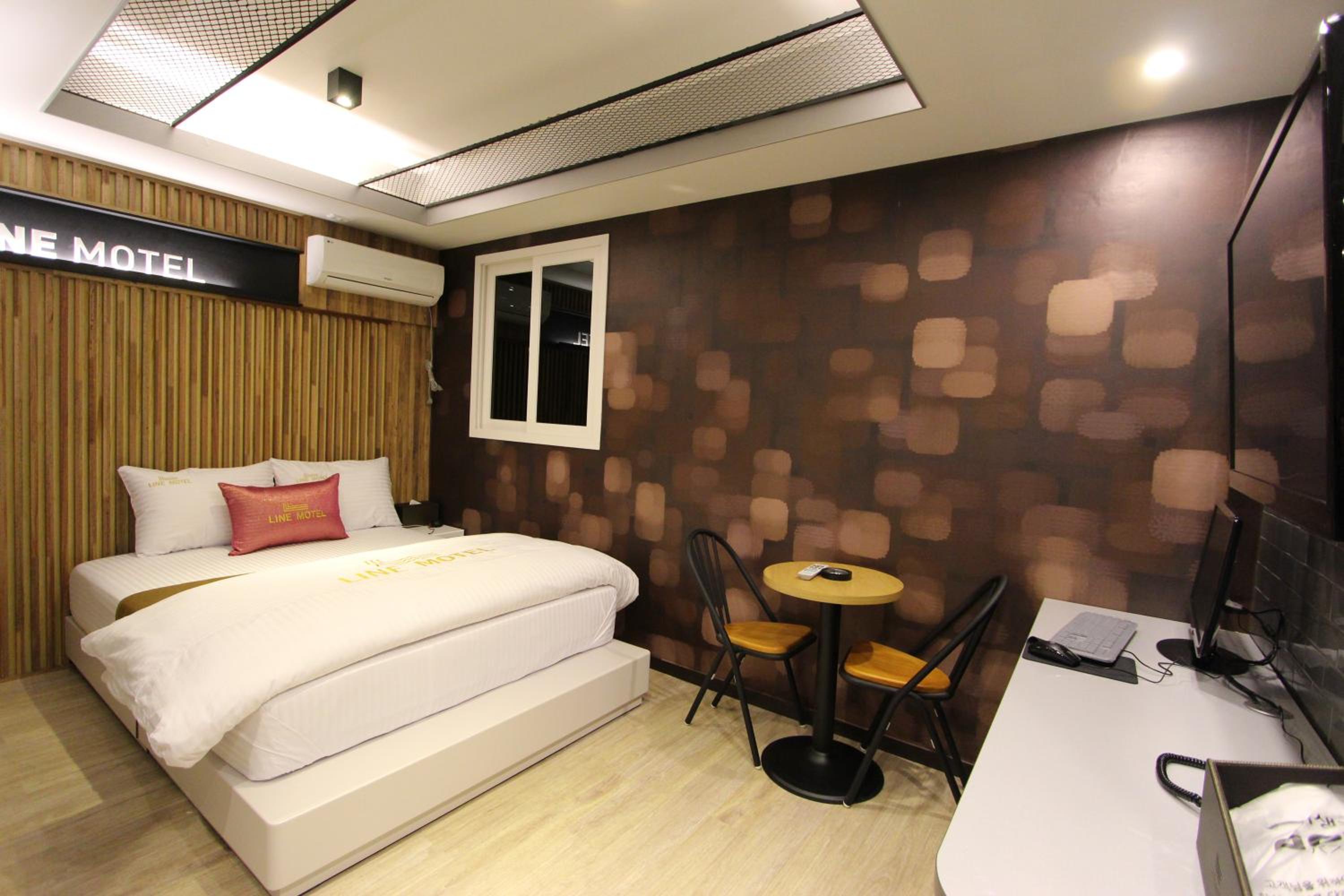 Line Motel