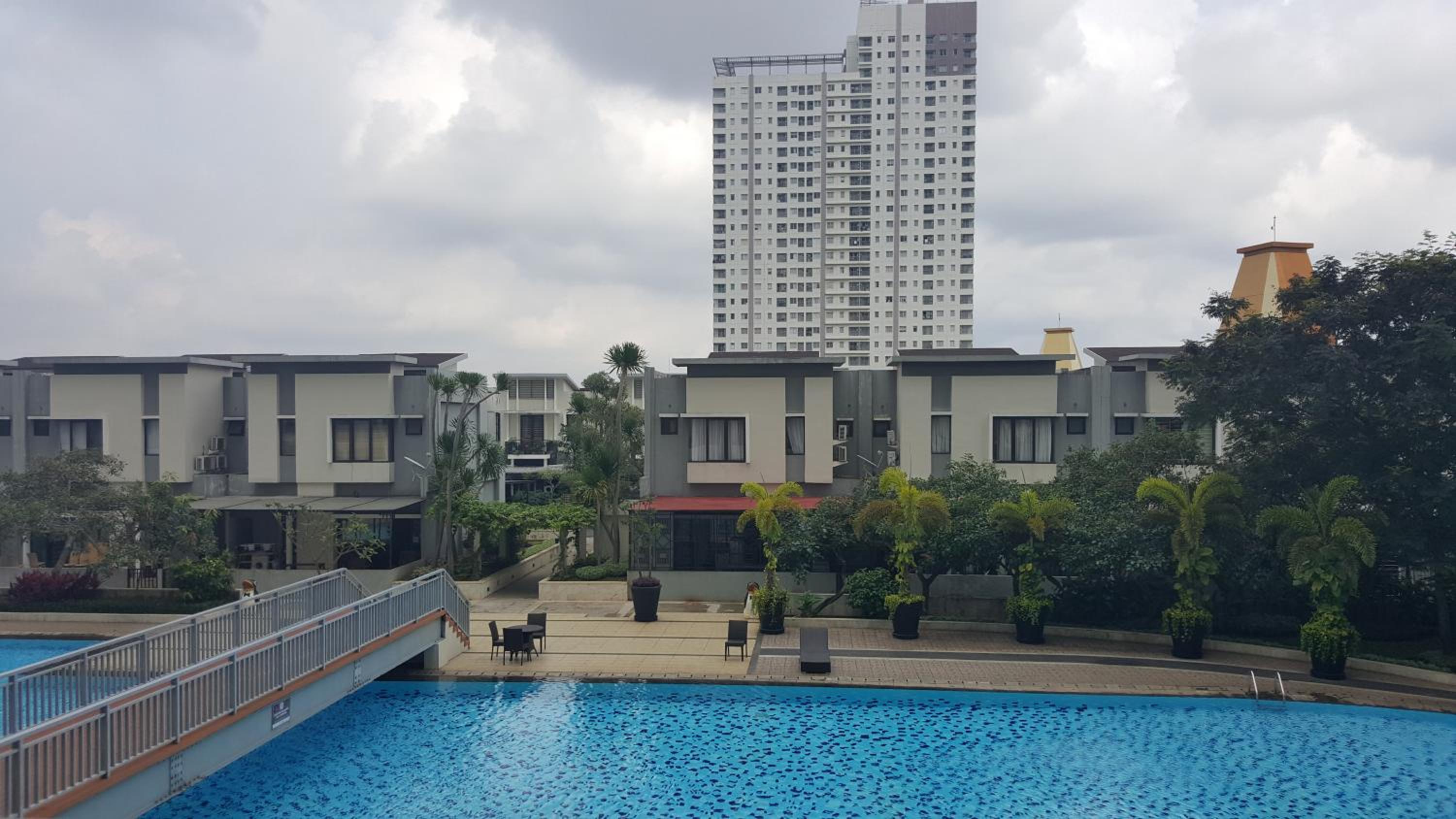 Hotel Sudirman Thamrin 87M Pool View - Image 1