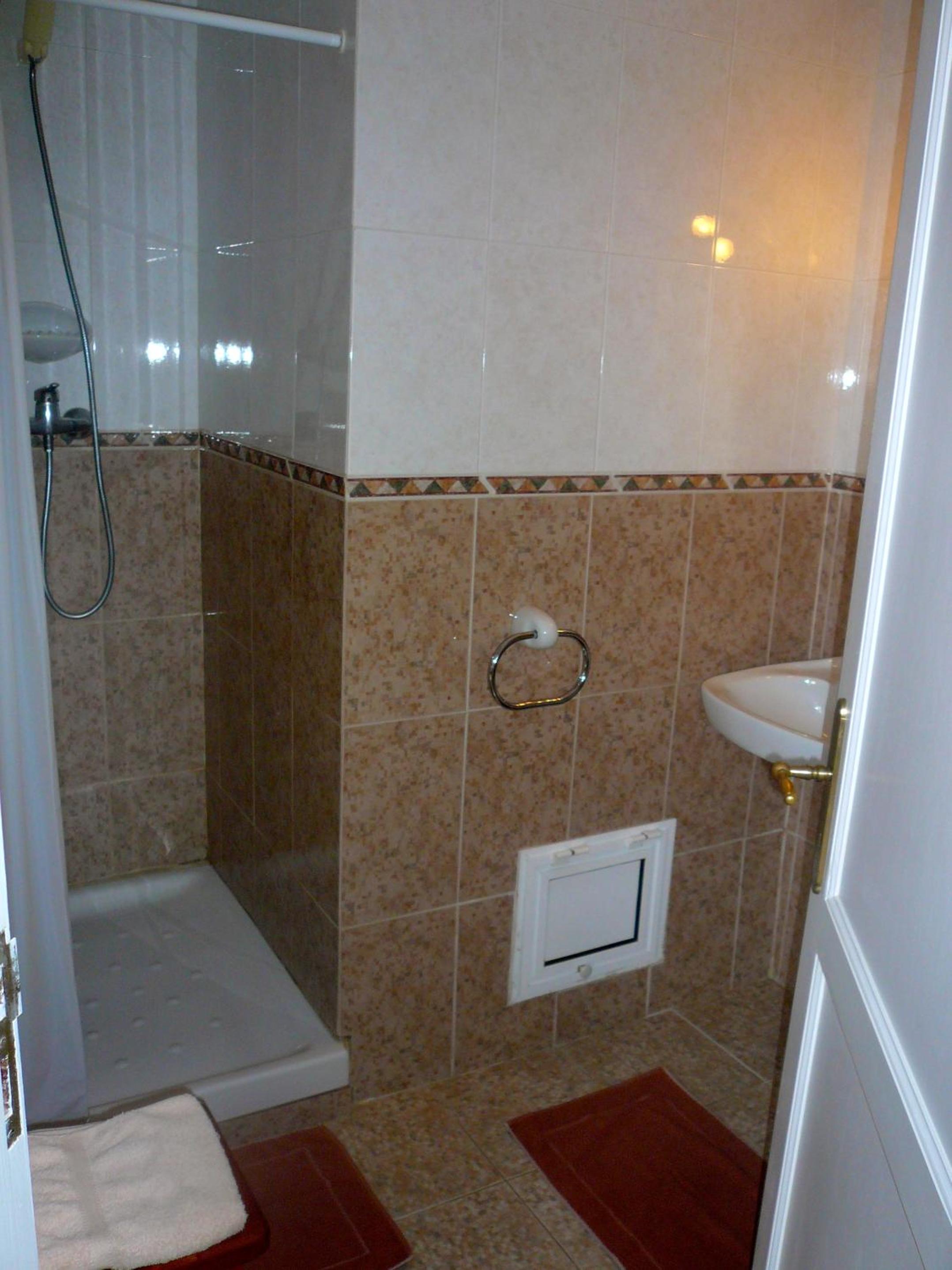 Photo 51