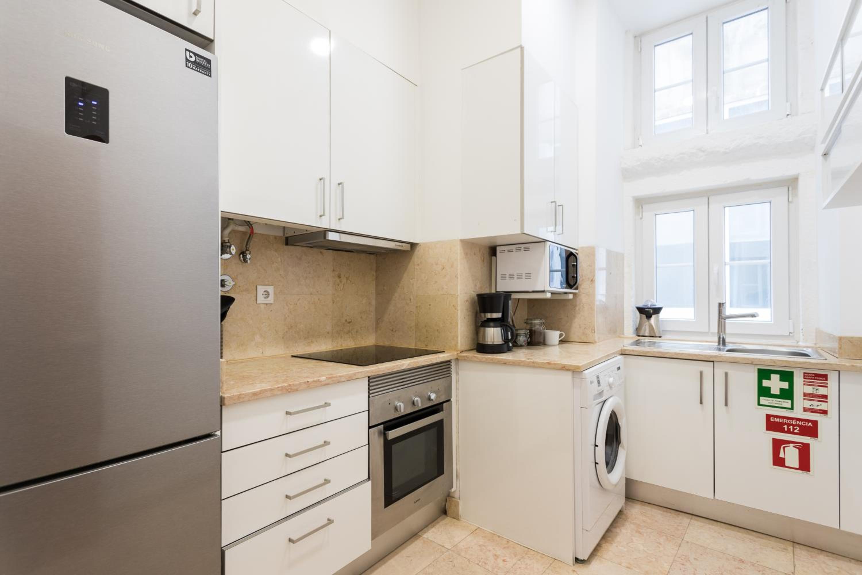 Baixa Modern Three-Bedroom Apartment - by LU Holidays