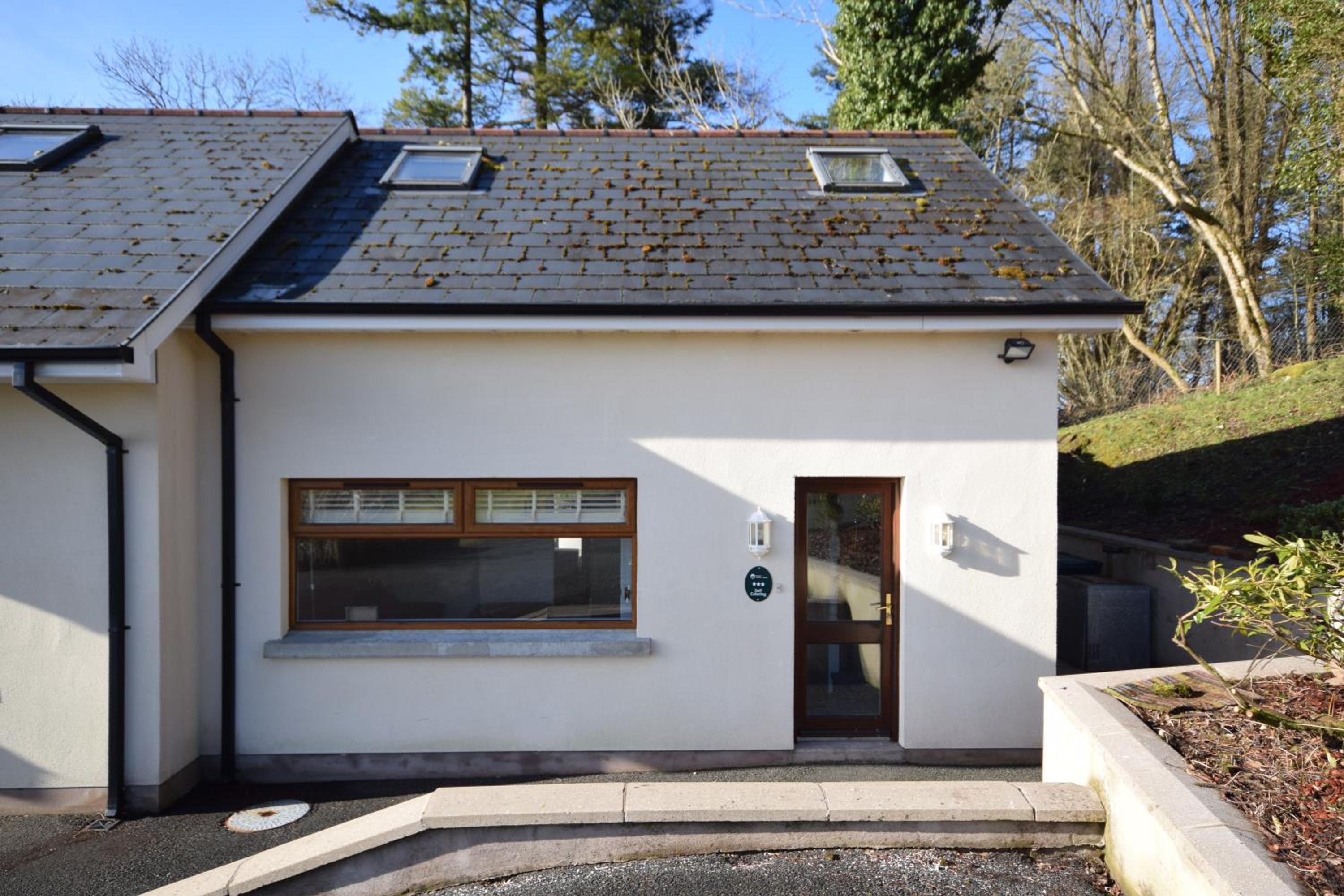 Hotel Inishclare Cottages - Image 1