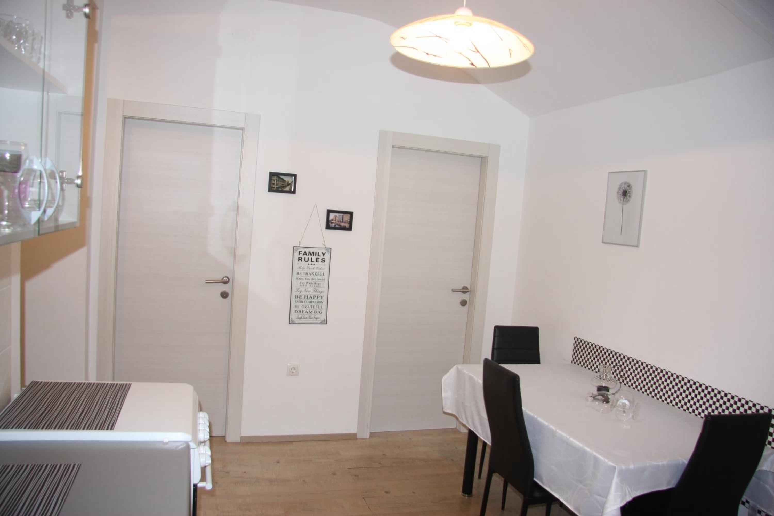 Apartment in city center view 4
