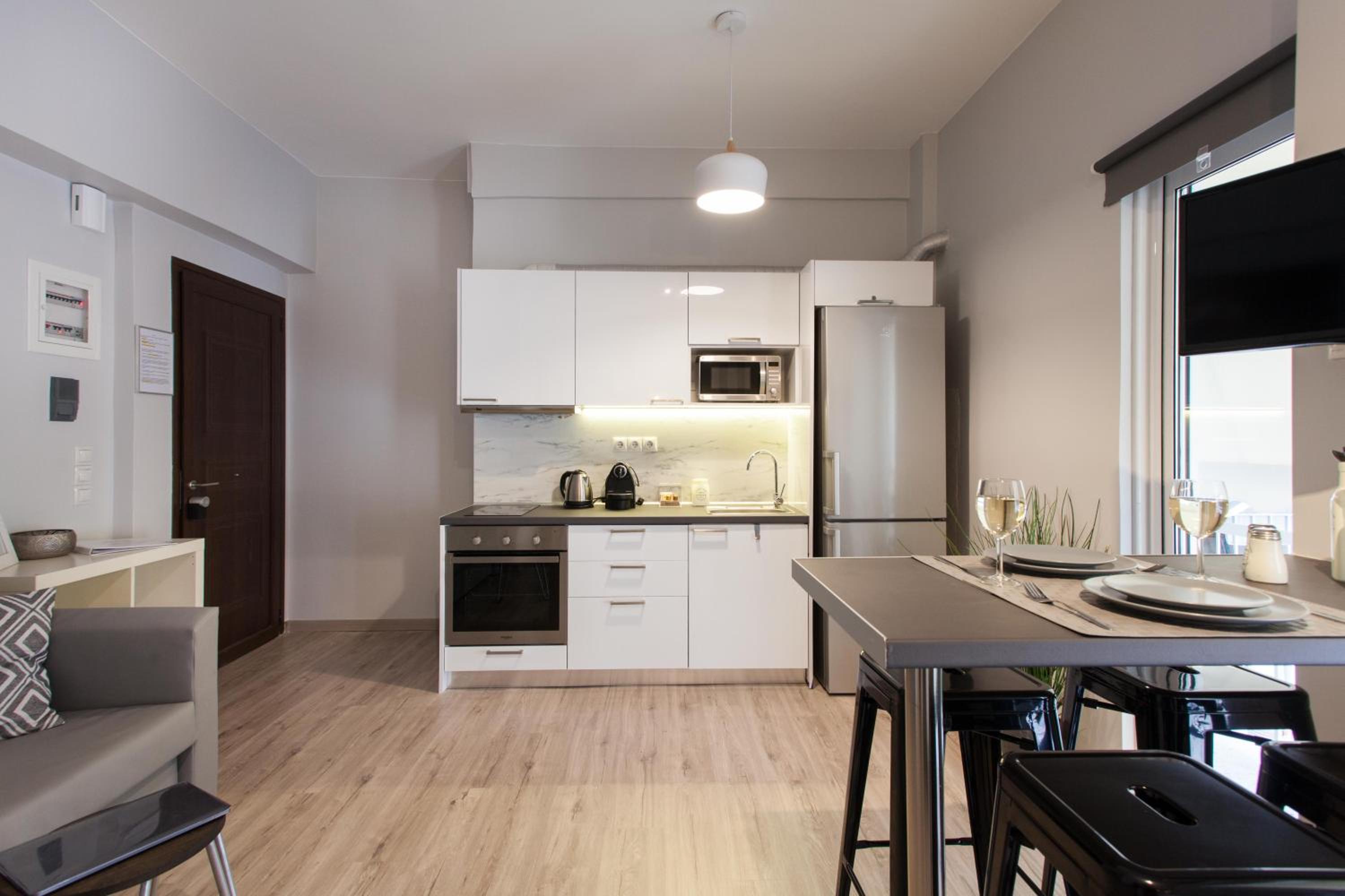 Walk to Markets from a Cozy Studio by Cielo Homes