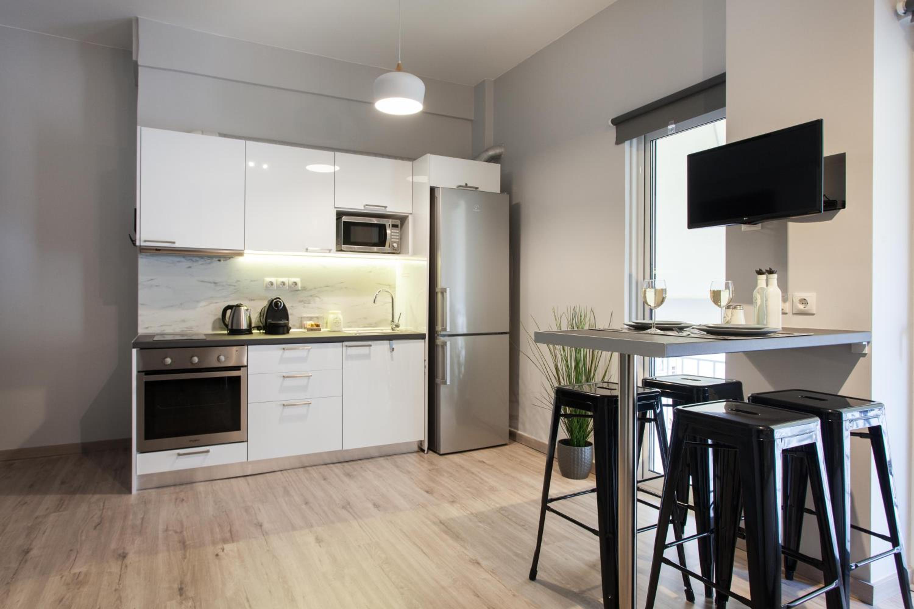 Walk to Markets from a Cozy Studio by Cielo Homes