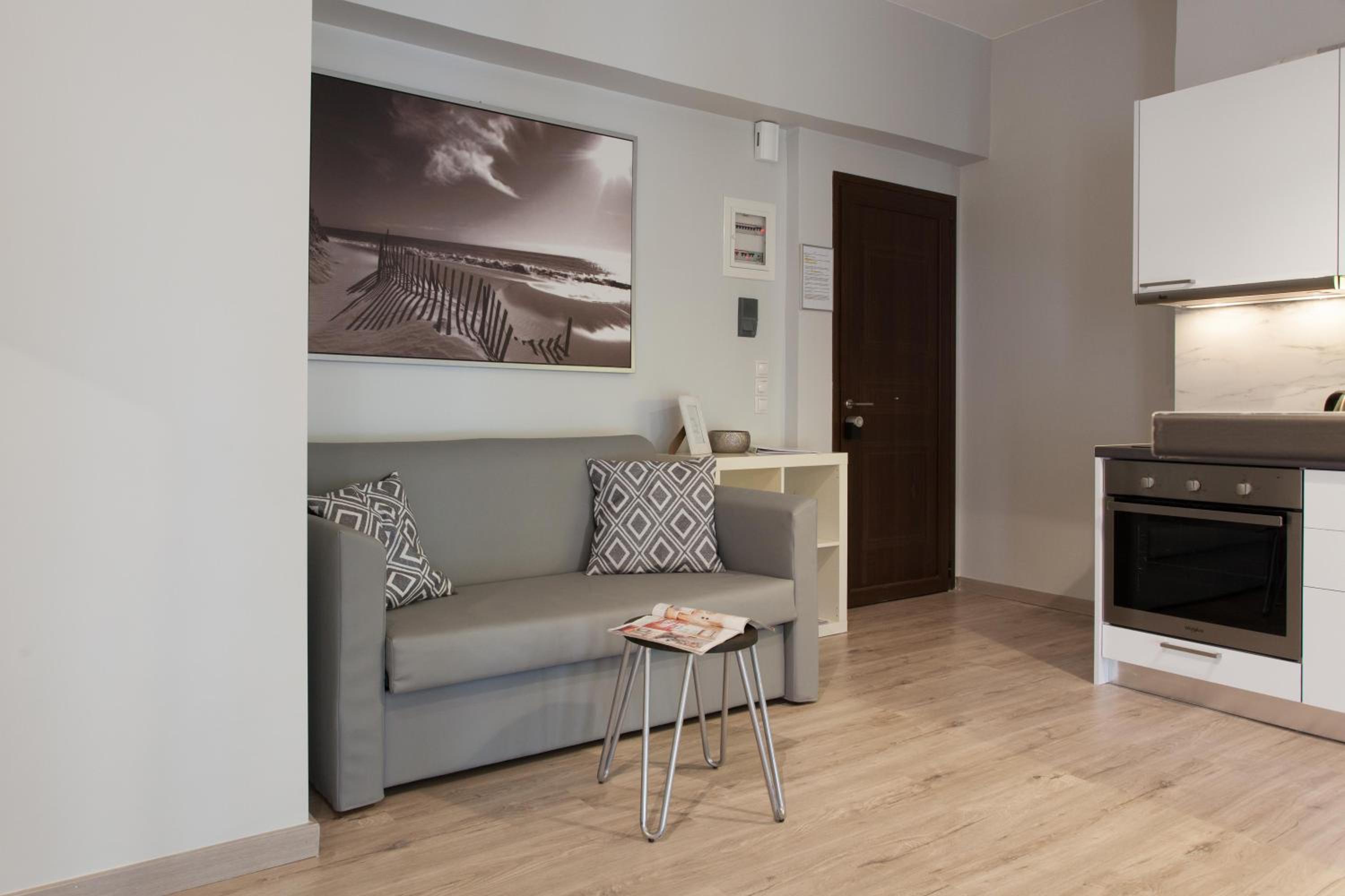 Walk to Markets from a Cozy Studio by Cielo Homes