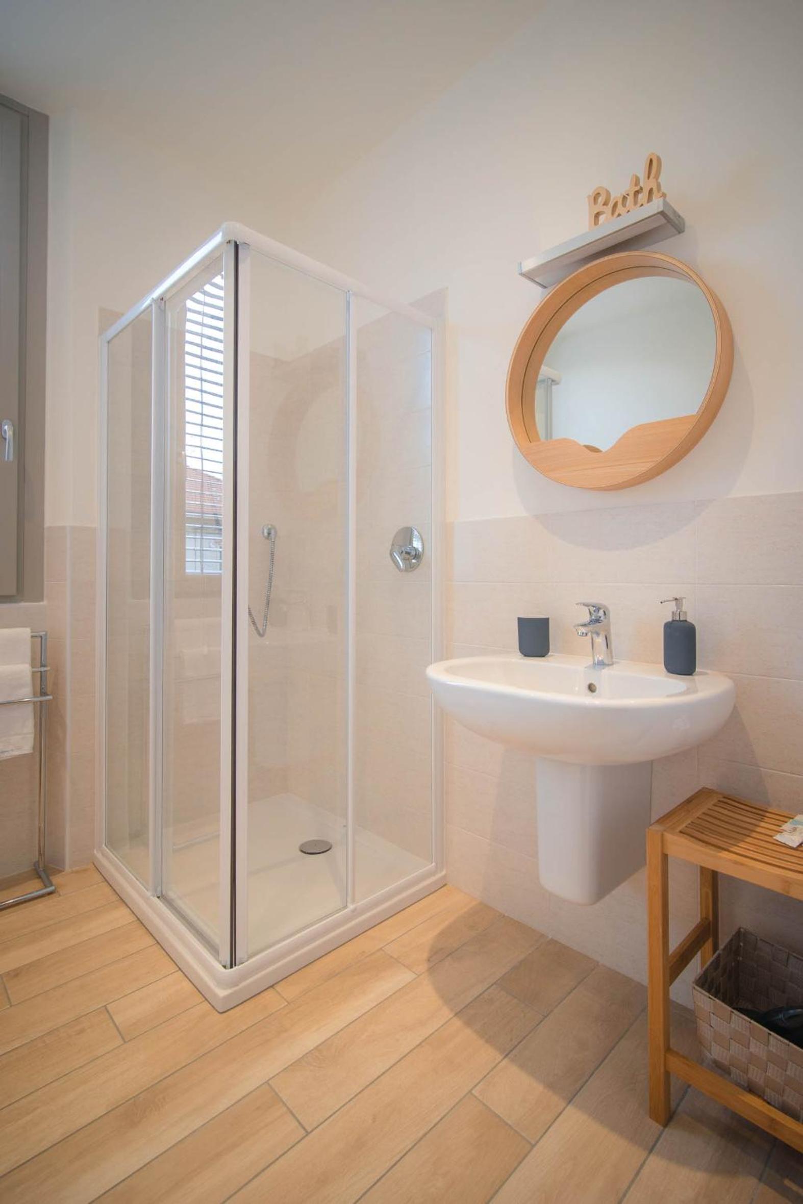Comonfive Apartments