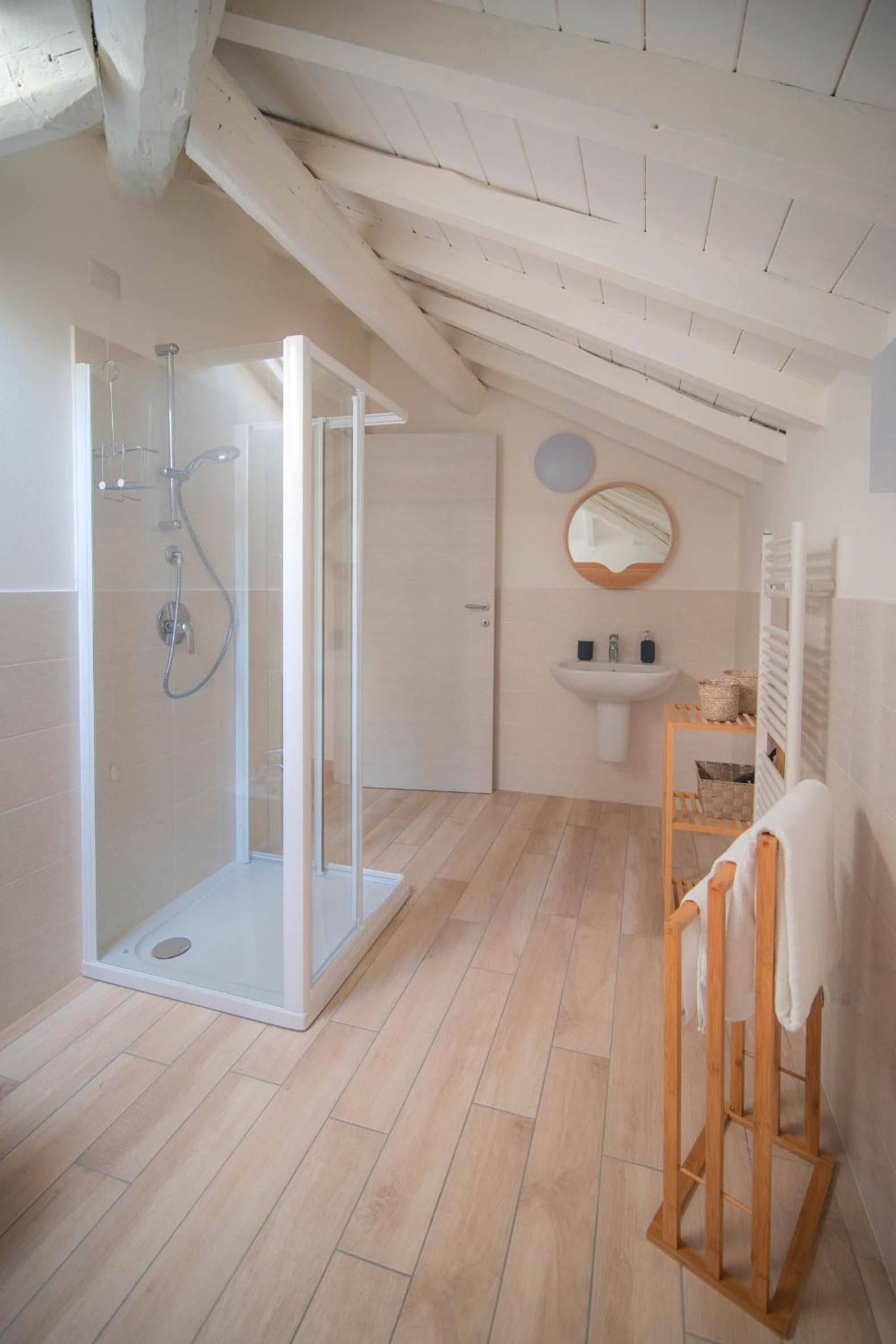 Comonfive Apartments