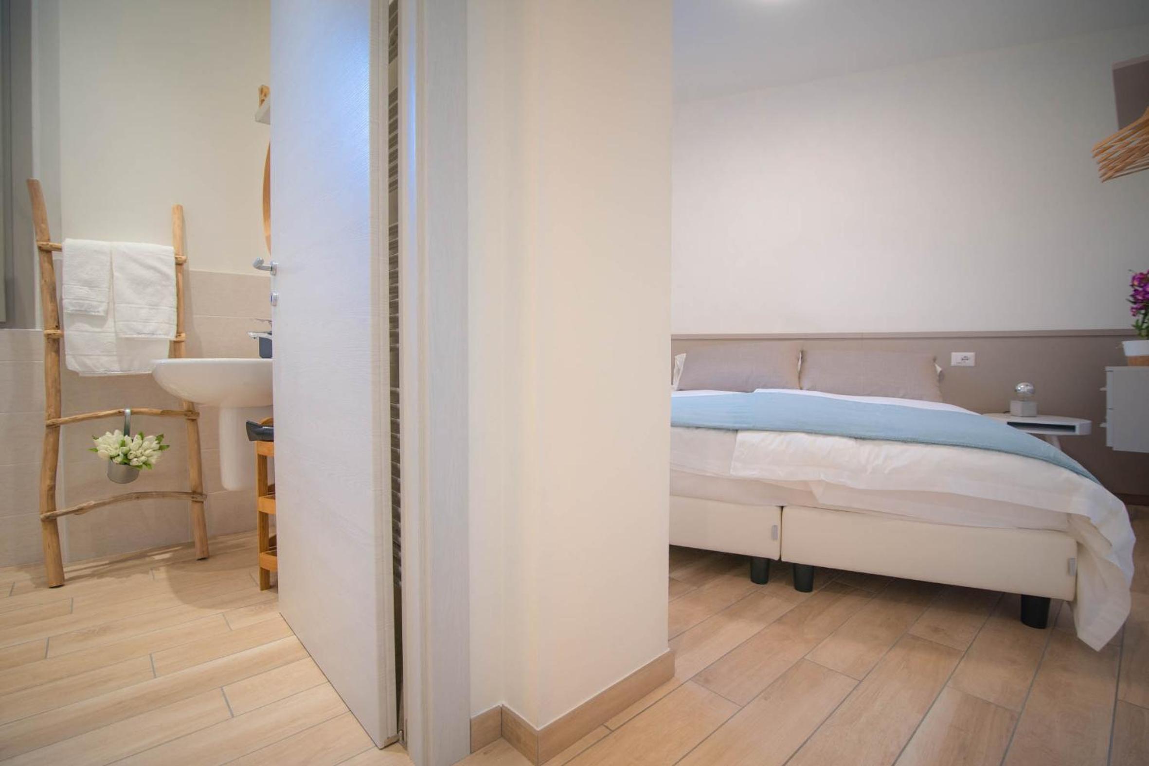 Comonfive Apartments