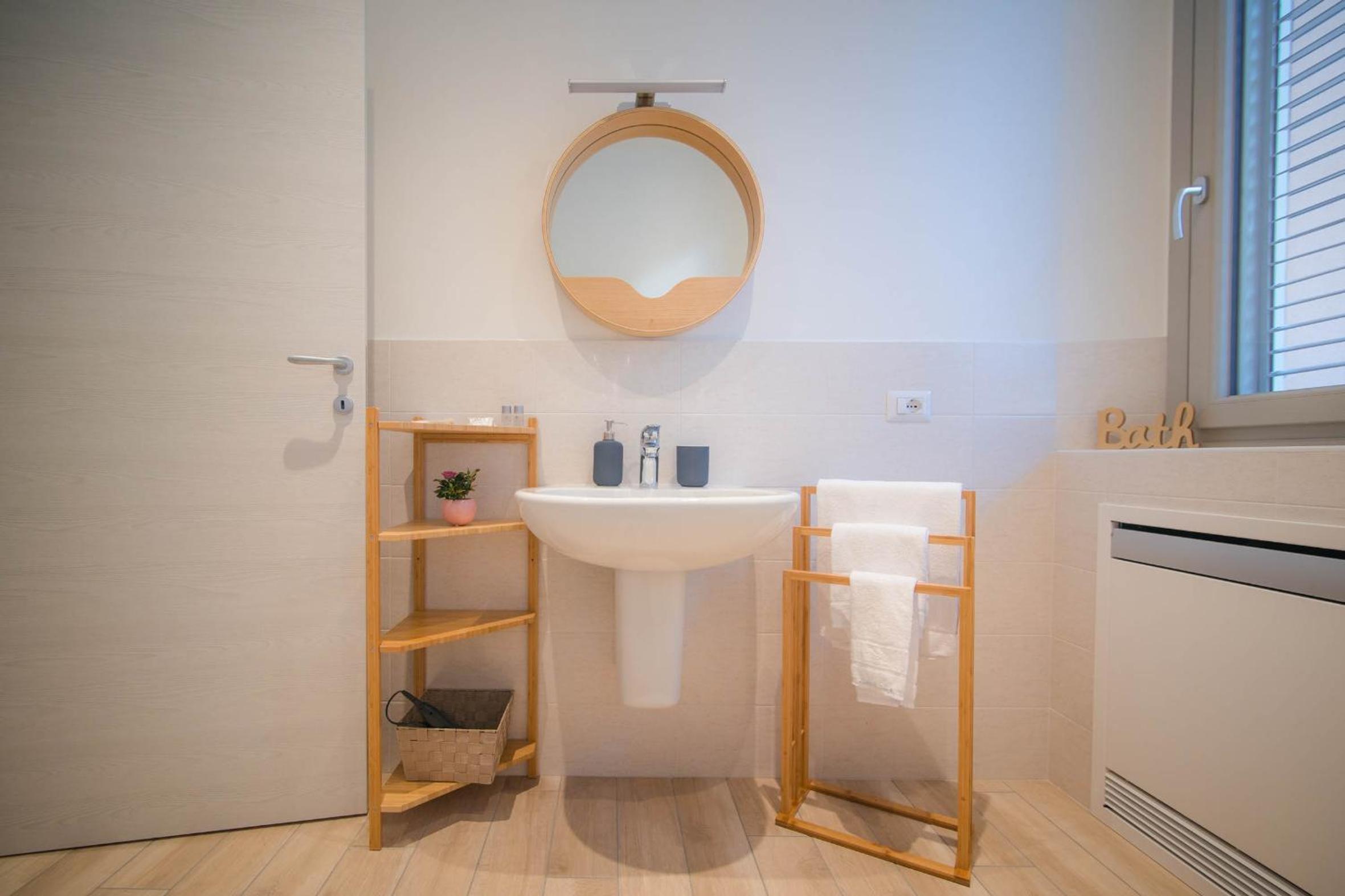 Comonfive Apartments