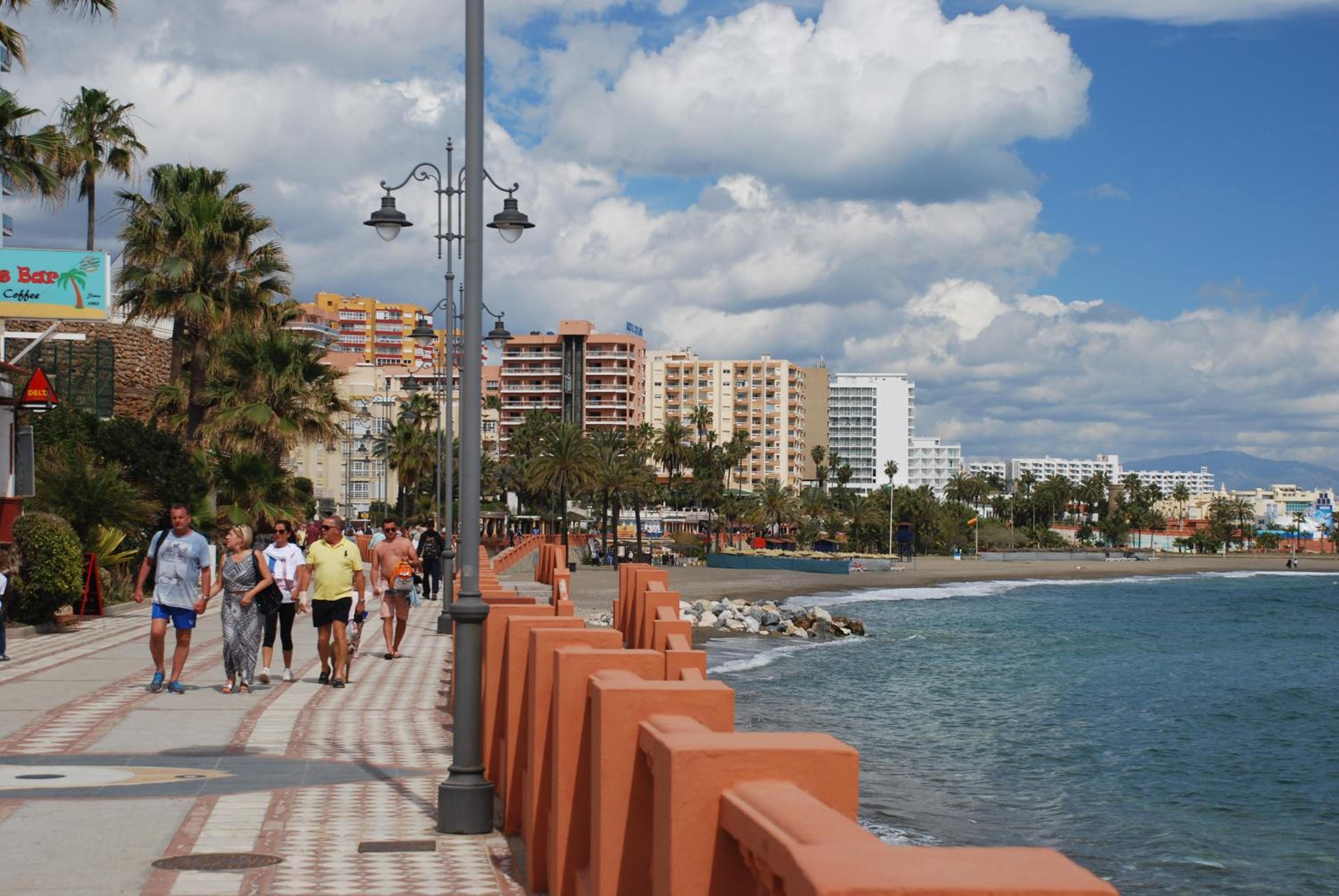 Cozy apartment with first line seaview in perfect location, near the Marina view 3