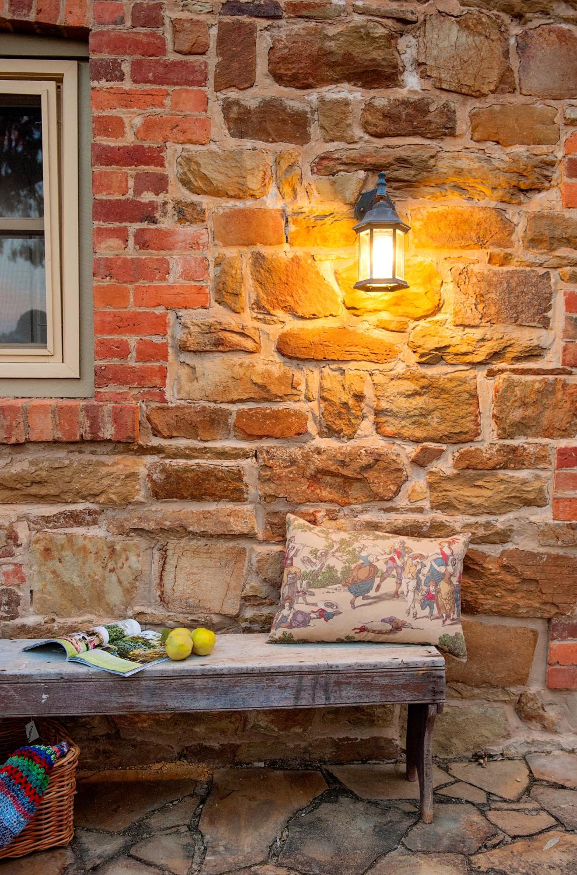 Byronsvale Vineyard and Accommodation