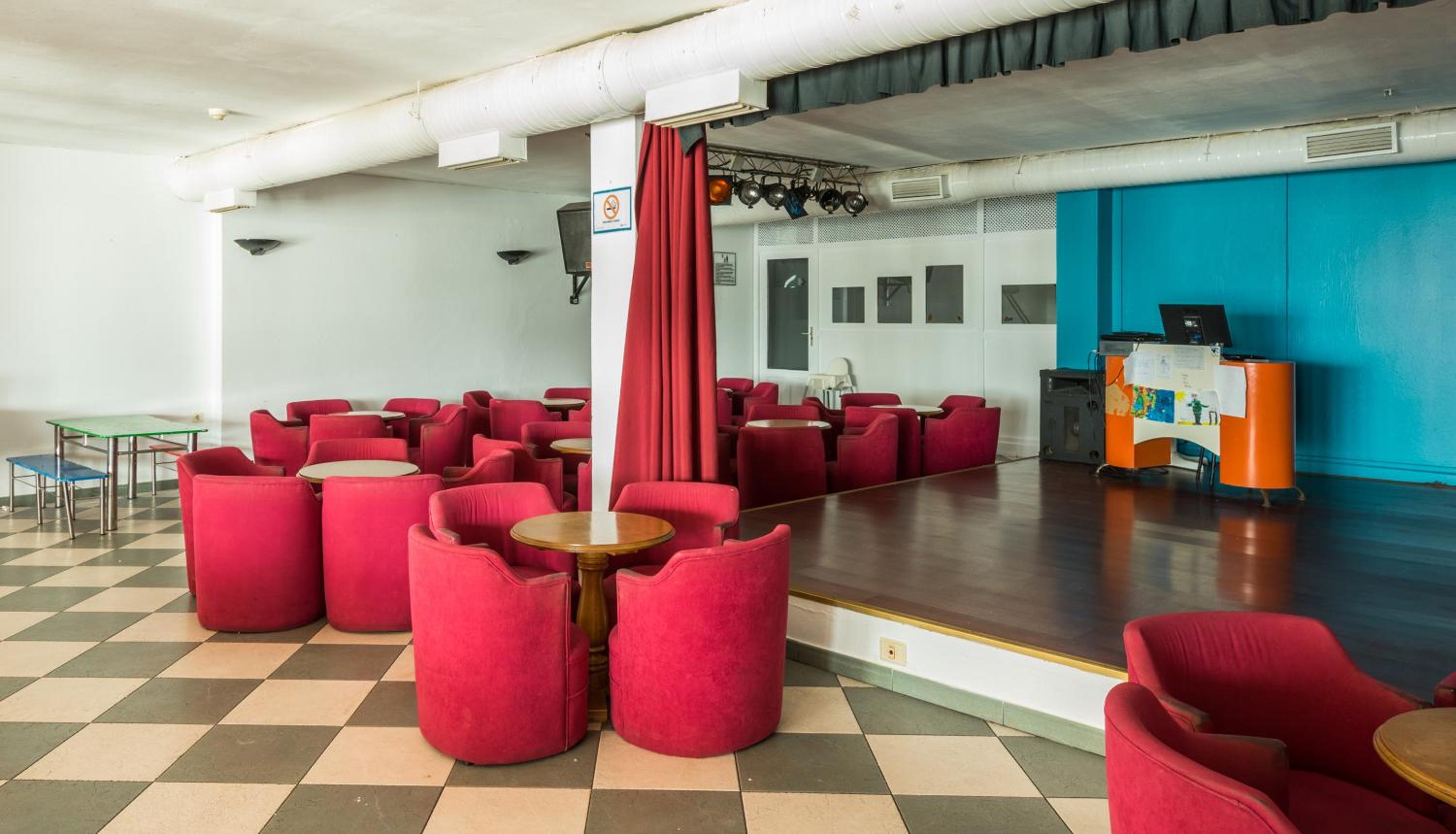 lounge