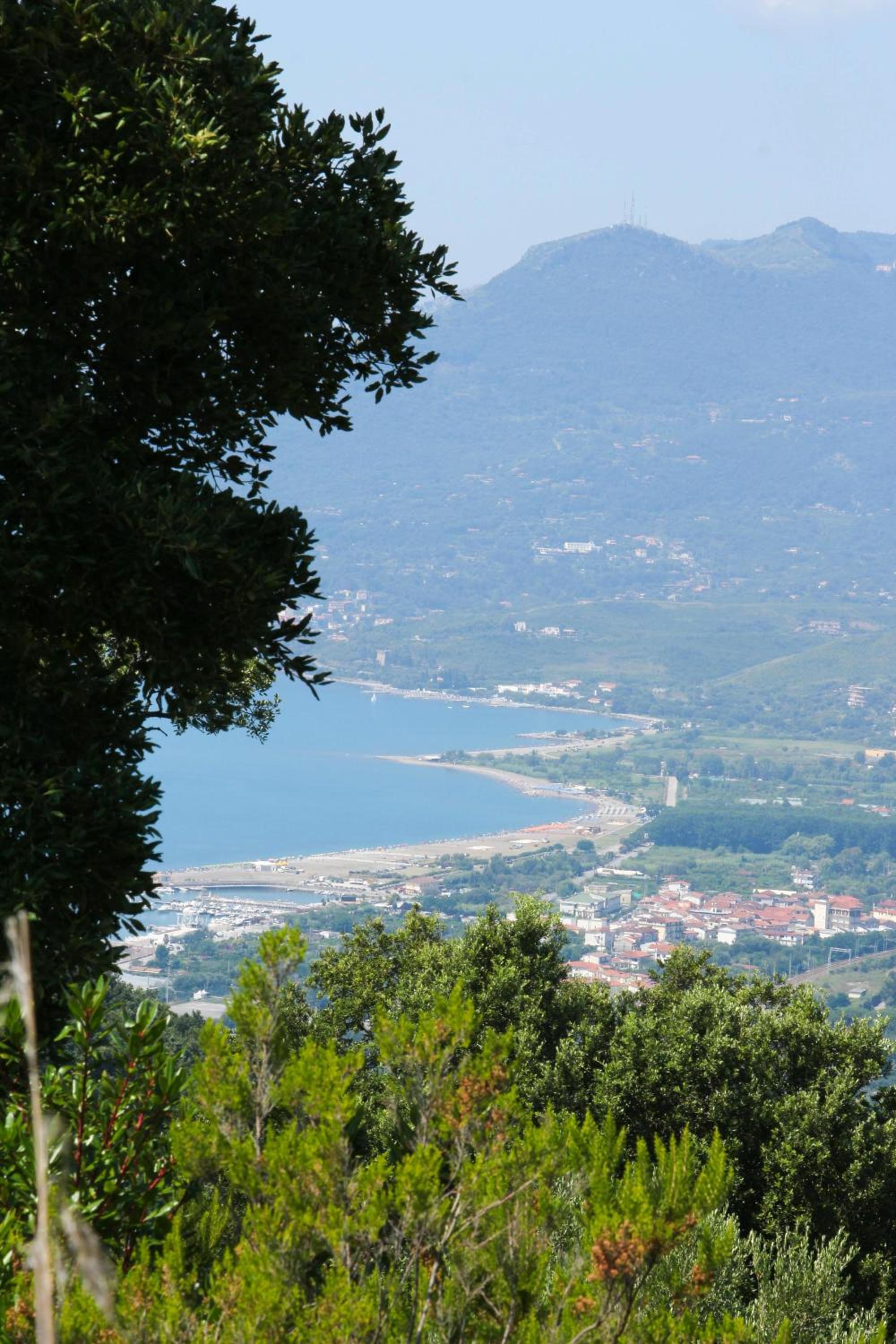 Tra Montagne e Mare view 5