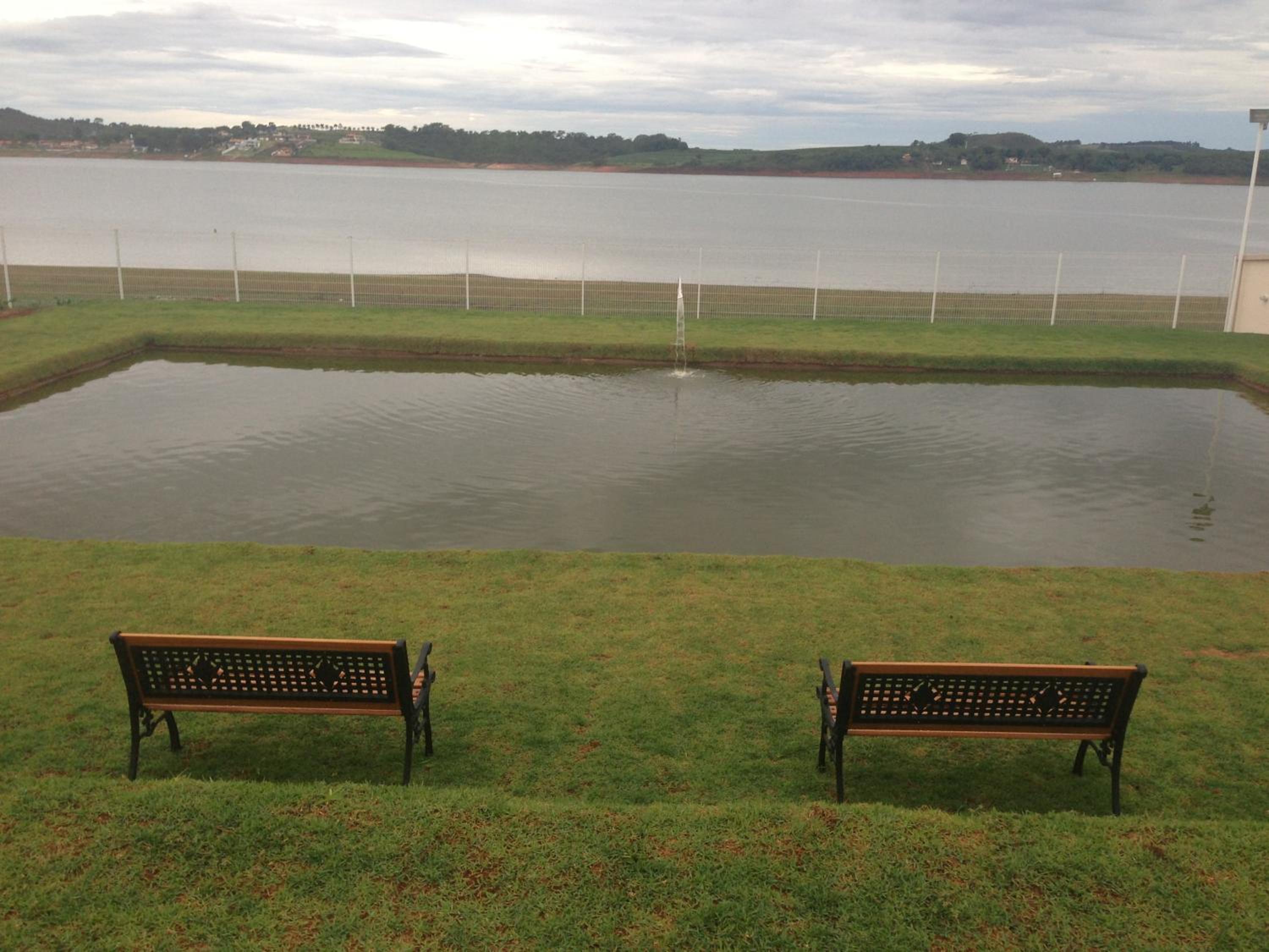 Casa de Campo às margens do lago de furnas