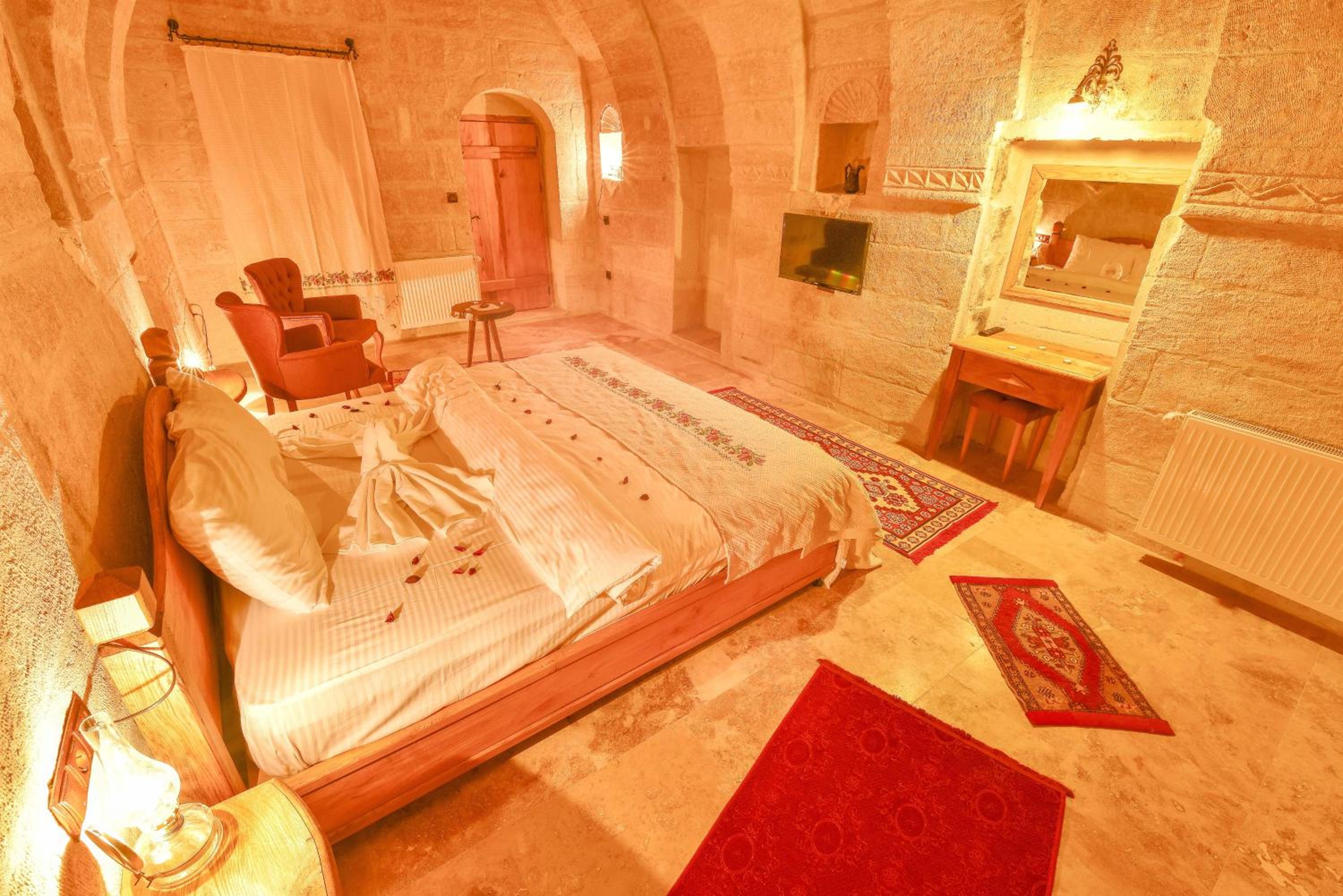 Mosaic Cave Hotel - Image 51