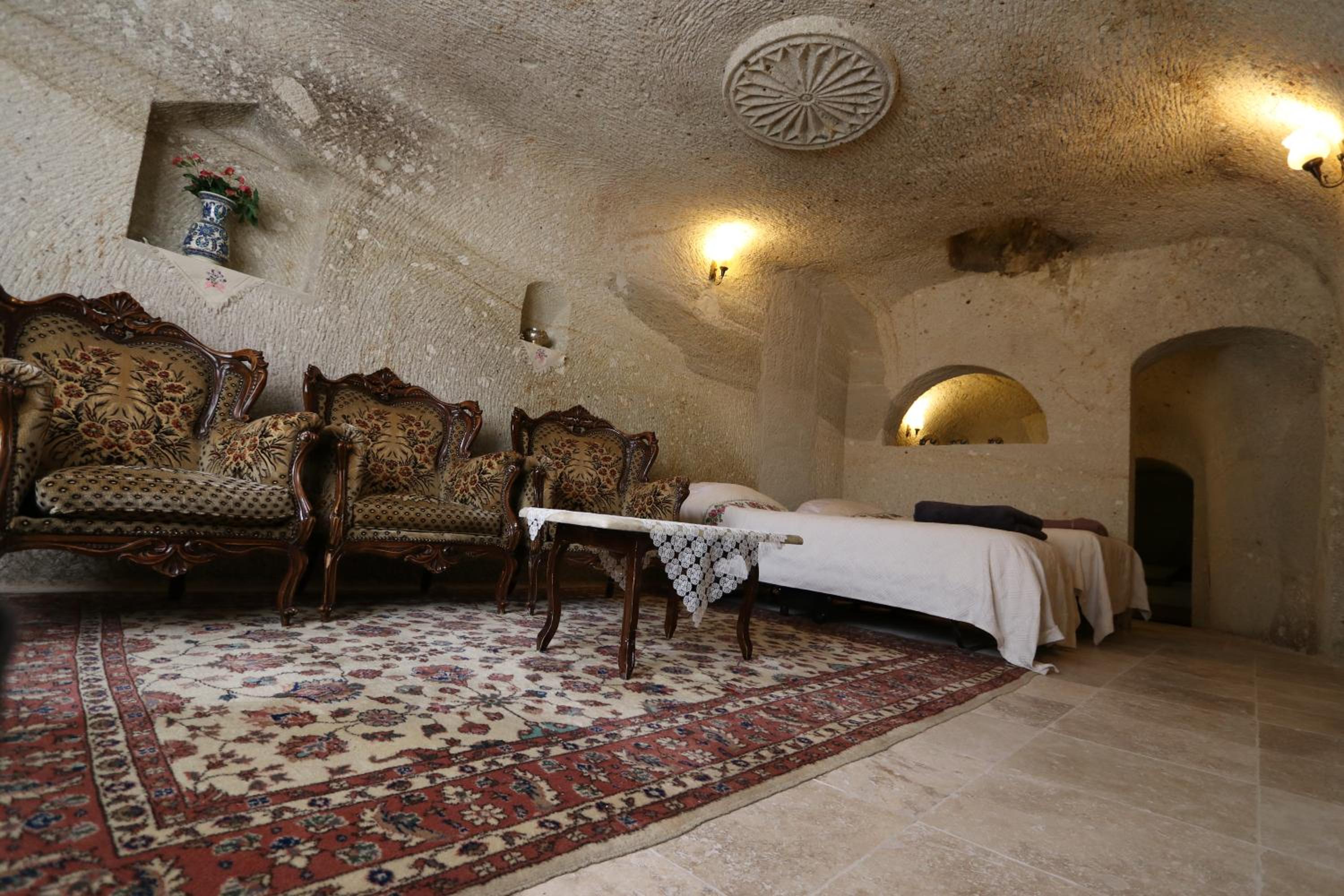Mosaic Cave Hotel - Image 29