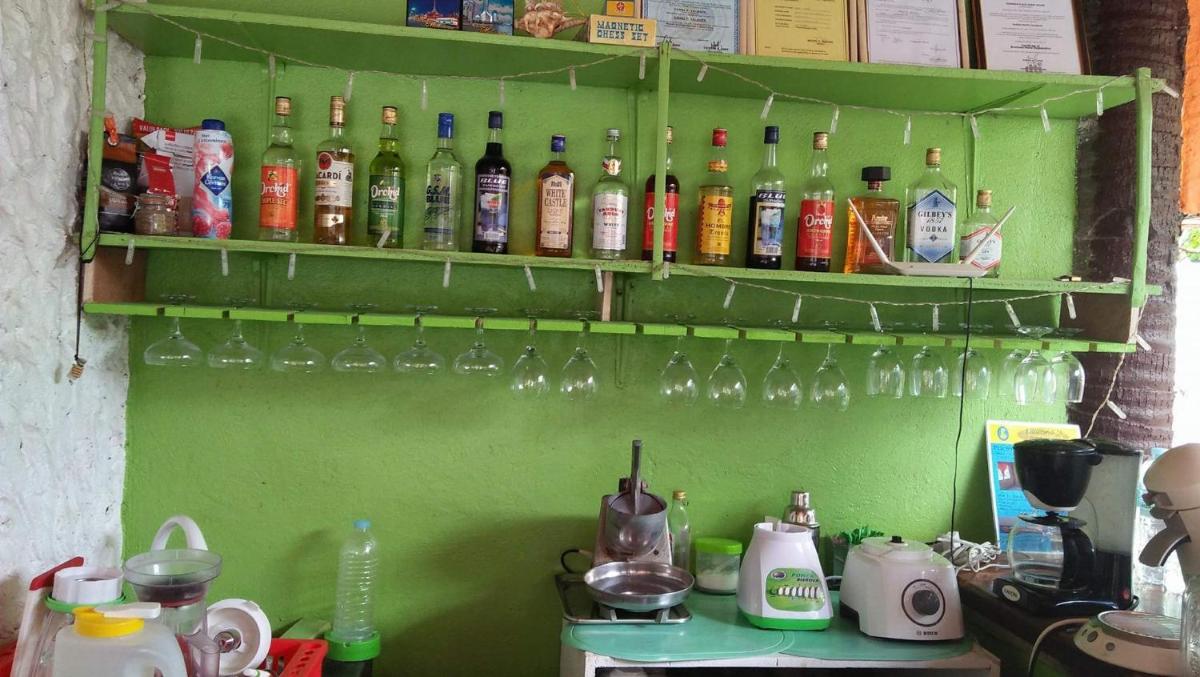 bar