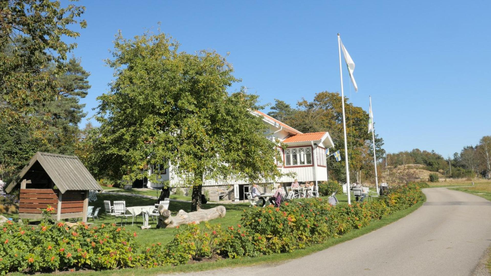 Tavlebords Honungsgård view 5