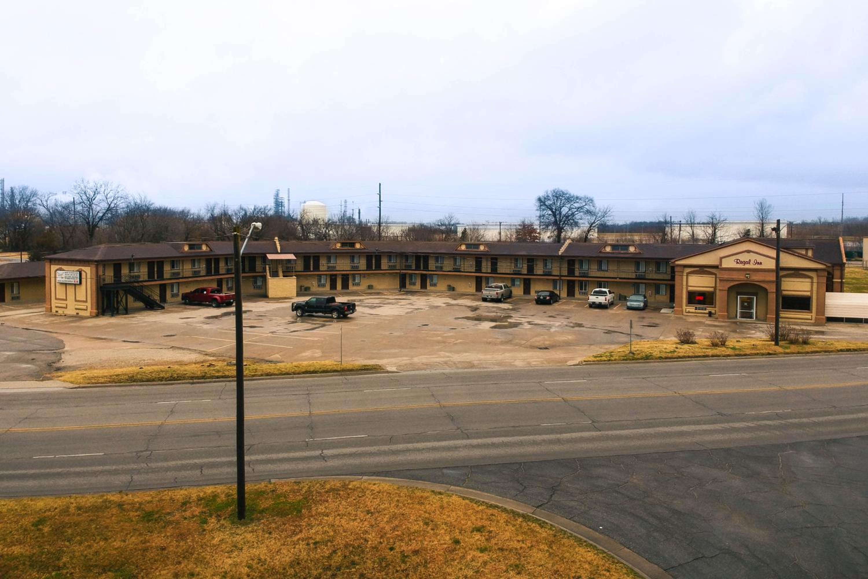 Regal Inn Coffeyville KS US 169