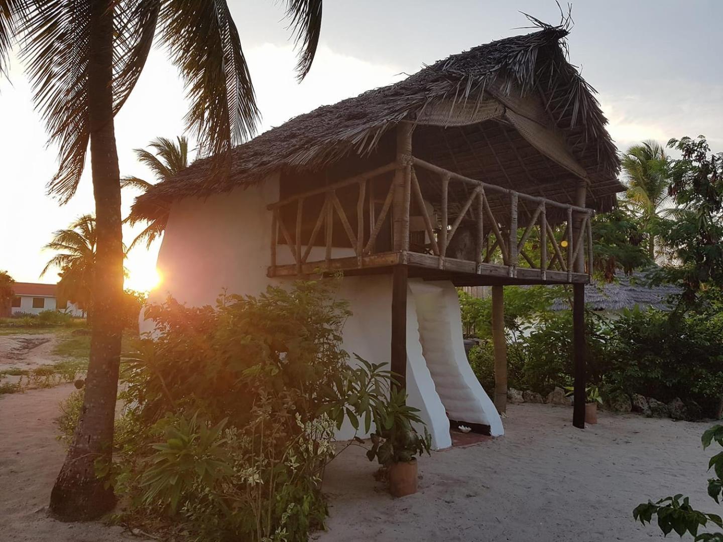 Kilwa Beach Lodge view 3