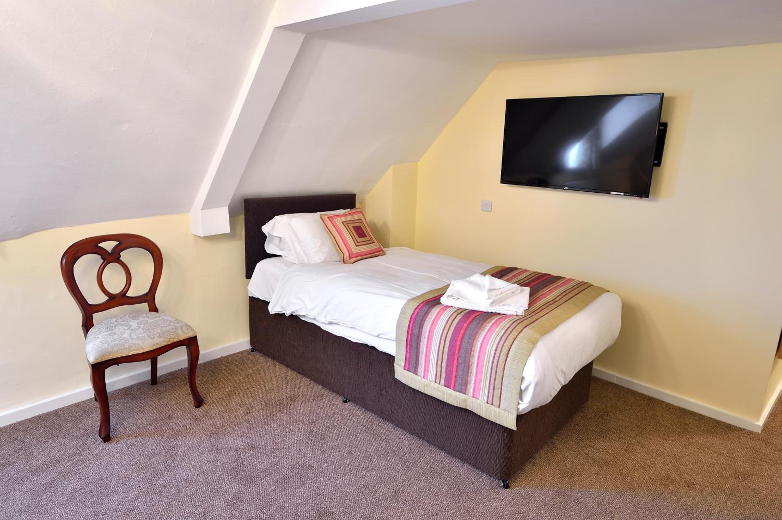 The Royal Victoria and Bull Hotel