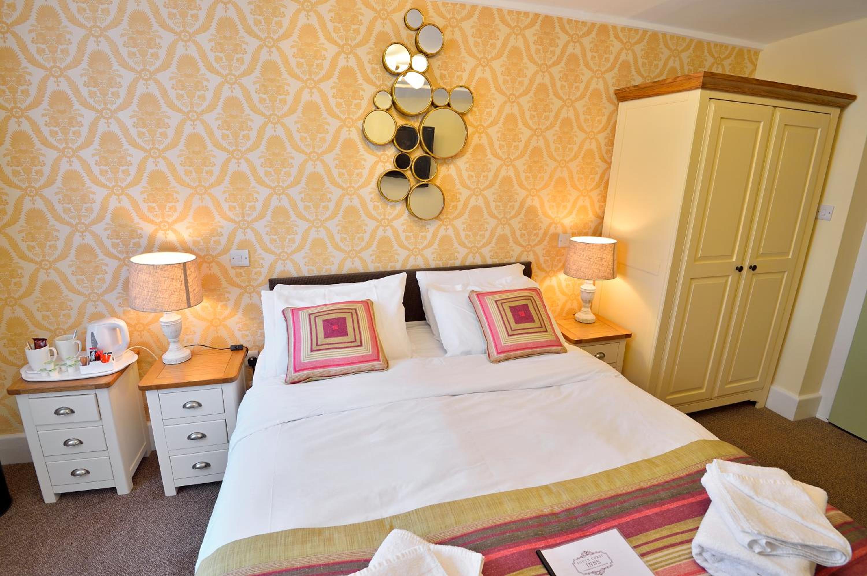 The Royal Victoria and Bull Hotel