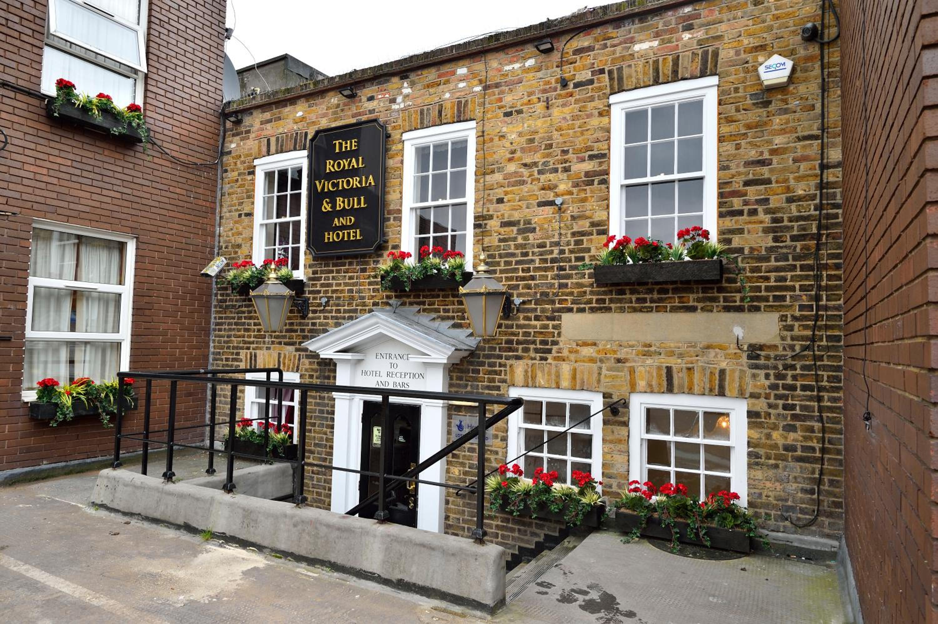 The Royal Victoria and Bull Hotel