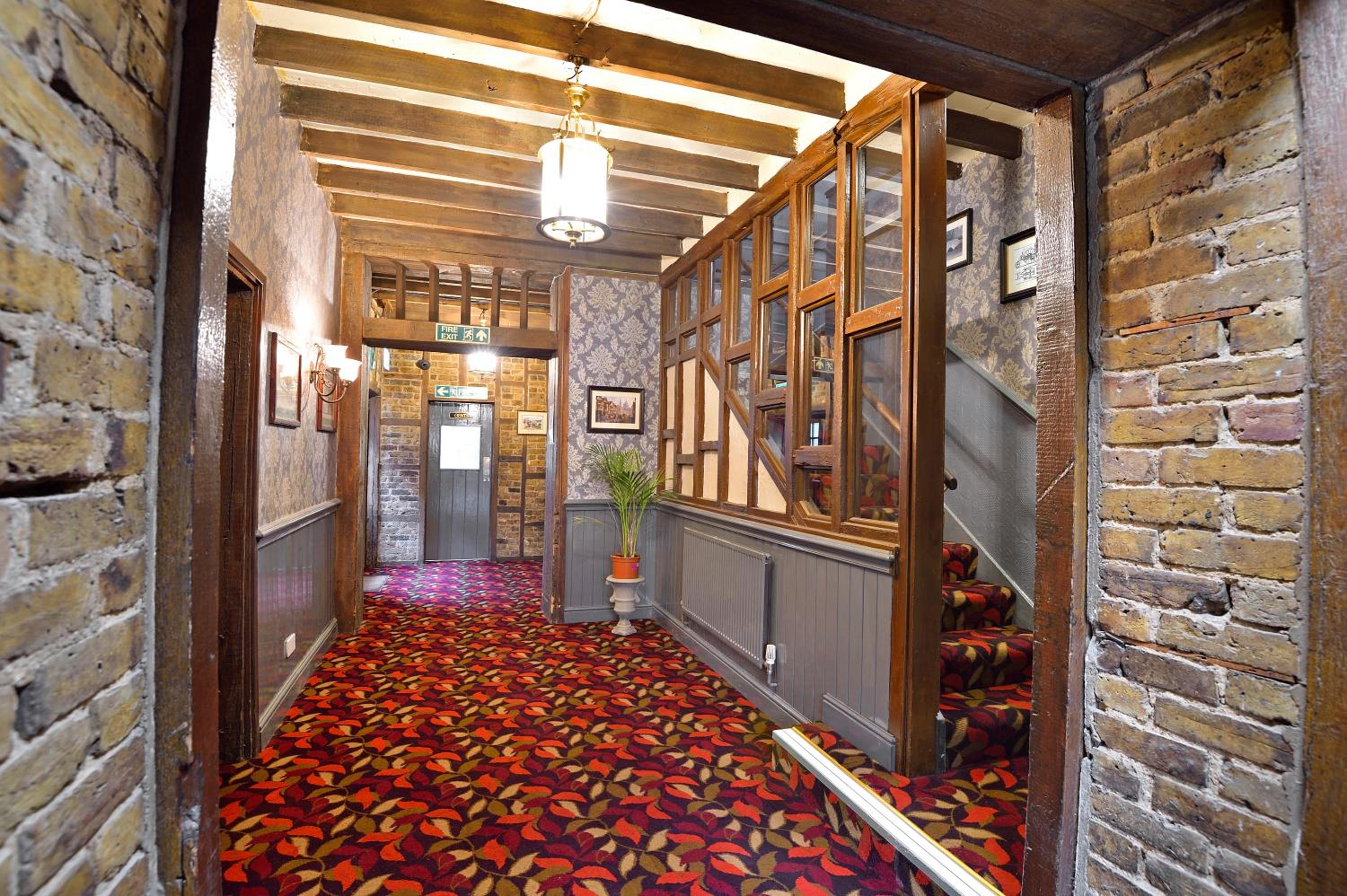The Royal Victoria and Bull Hotel